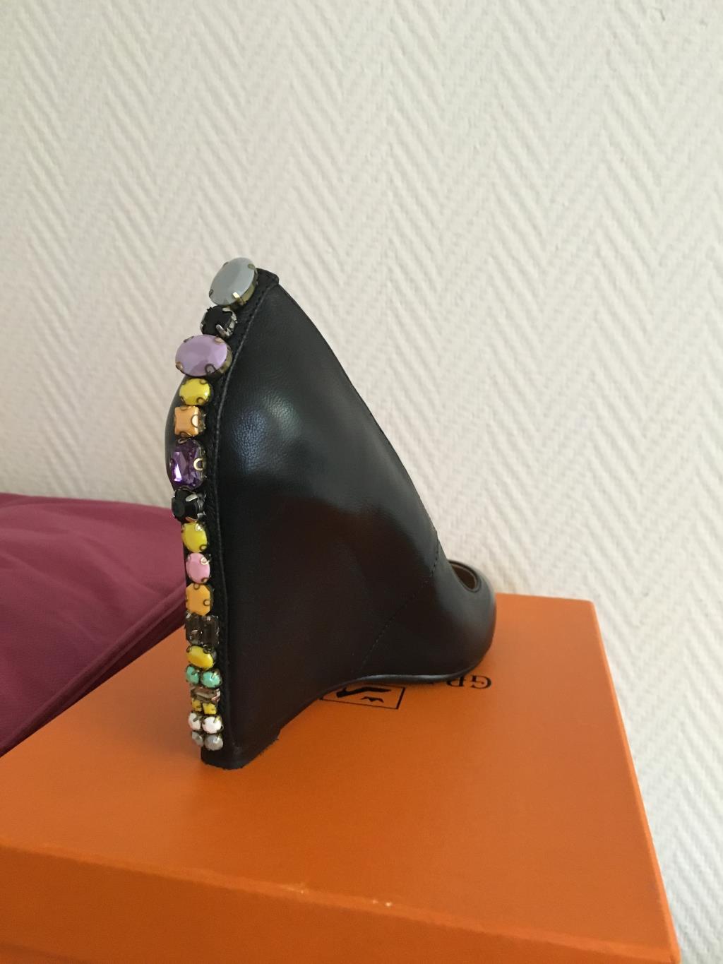 ПРИСТРОЙ взрослой обуви--ТОЛЬКО НОВОЕ