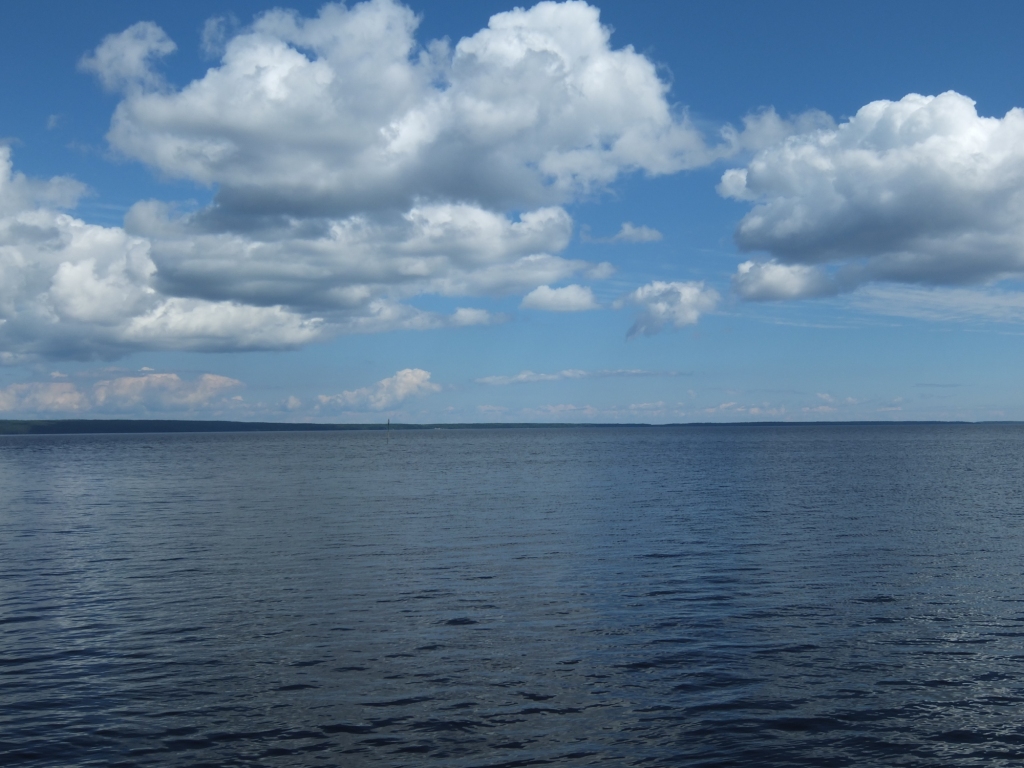 Онежское озеро Петрозаводск. Оне́жское о́зеро. Онежское озеро базы отдыха. Рыбалка на Онежском озере летом. Свирь онежское озеро