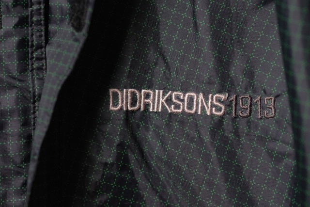 Куртка непромокаемая Дидрик**н  б/у на рост до 140. ПРИСТРОЕНО