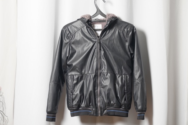 Куртка б/у из мягкого кожзама до 140-46 см.800 руб. ПРИСТРОЕНО