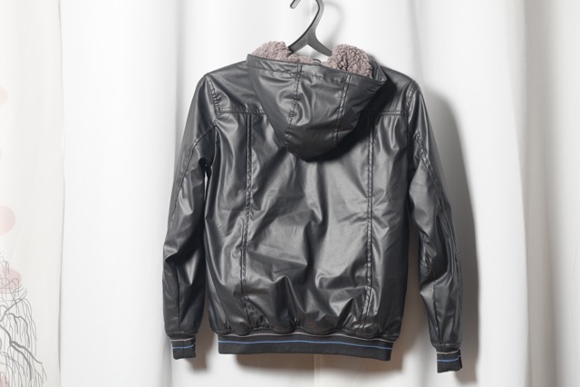 Куртка б/у из мягкого кожзама до 140-46 см.800 руб. ПРИСТРОЕНО