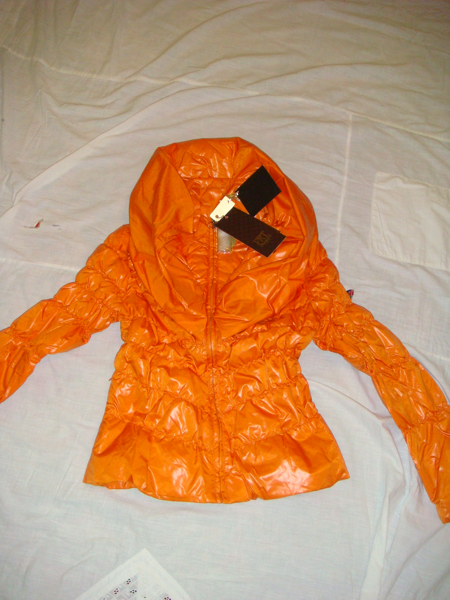 пуховые курточки по 1500 руб. РАЗ. s,м,L. 