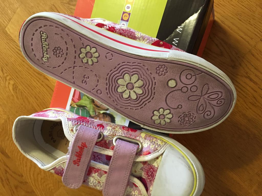 продам для девочки б/у мало совсем