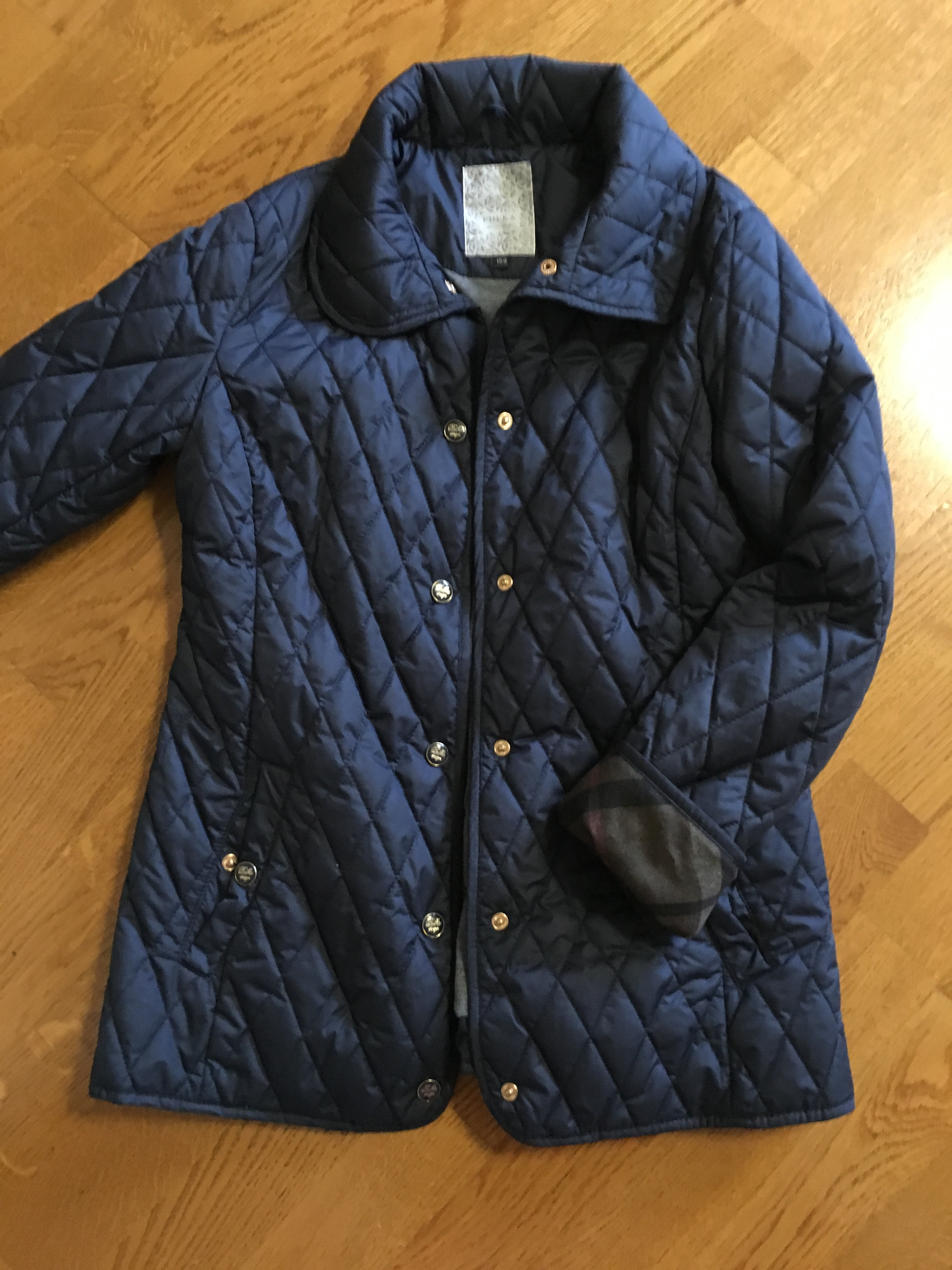 продам для девочки б/у мало совсем