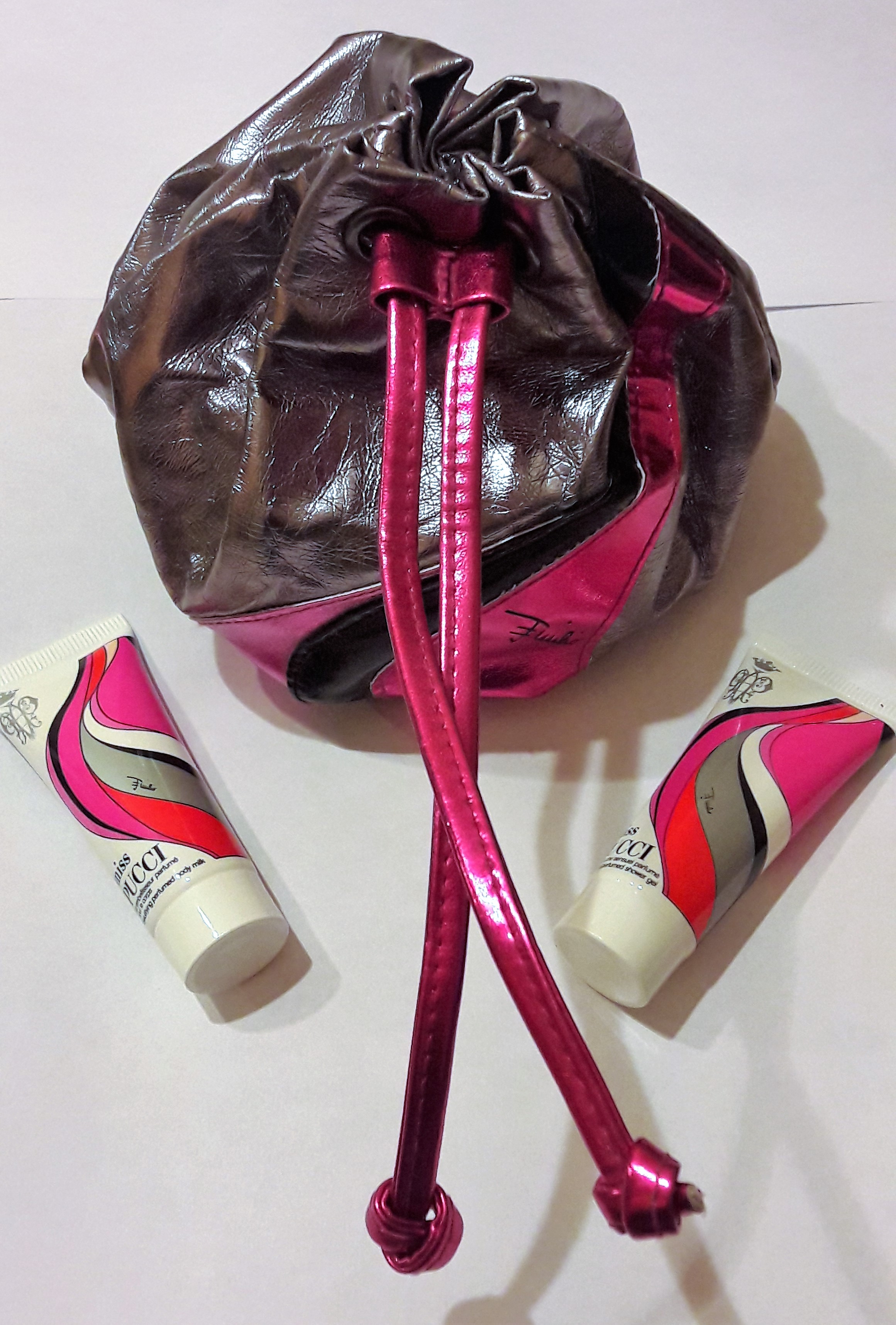 набор Emilio Pucci . Наборы косметики... элитка