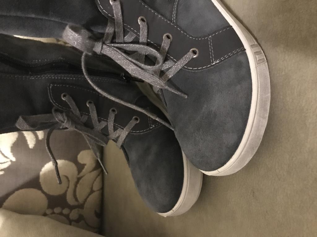 продам для девочки б/у мало совсем