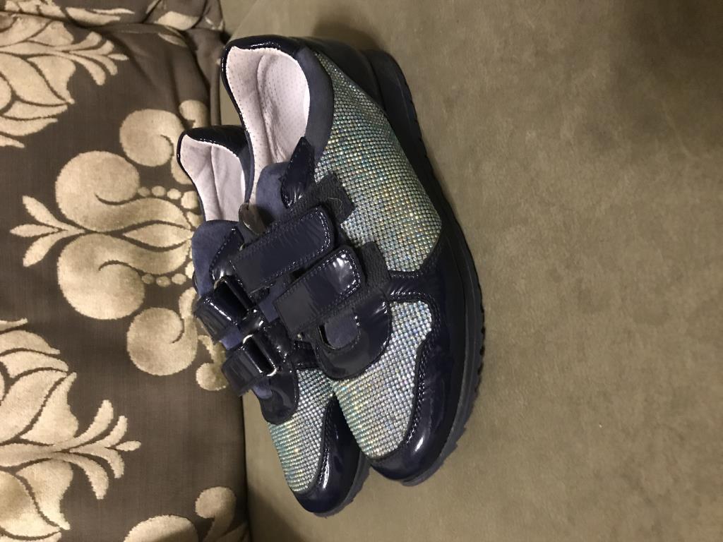 продам для девочки б/у мало совсем