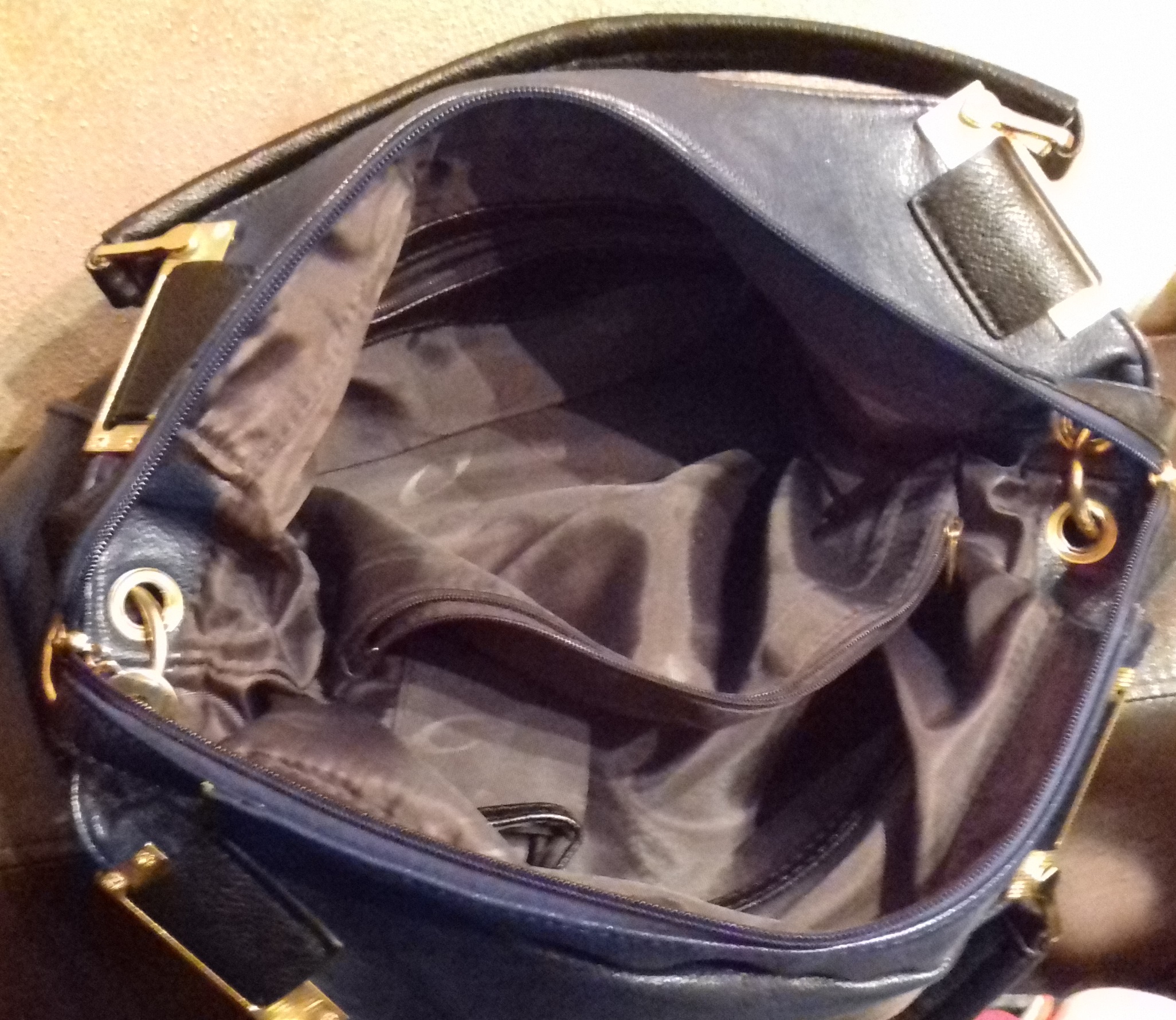 Сумки,ремни,перчатки и...