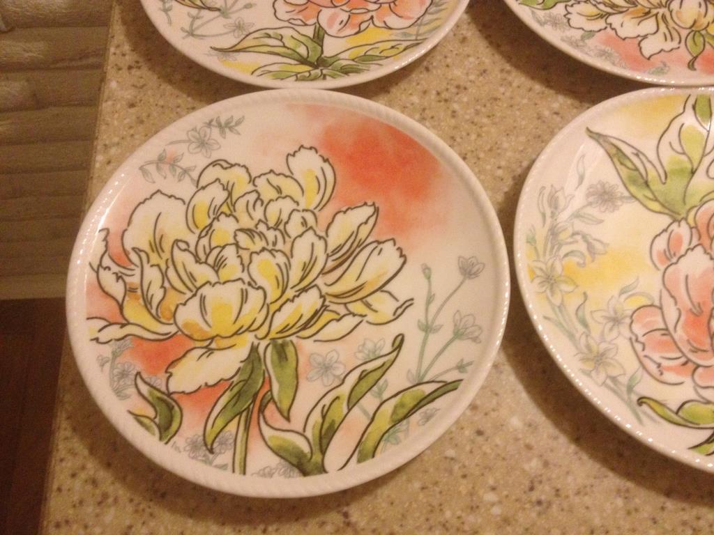 Красивая посуда от Тельмы и Луизы.