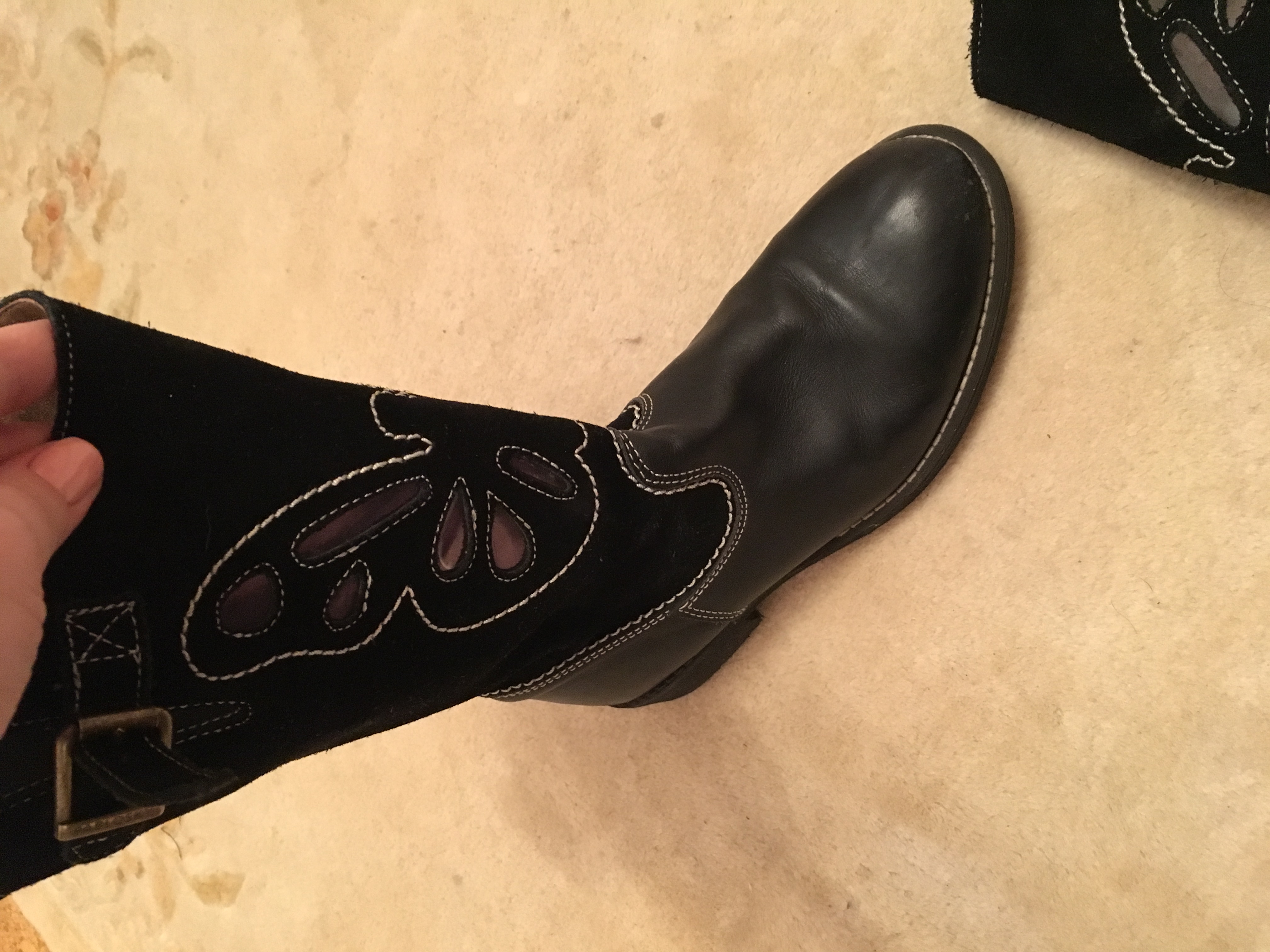 продам для девочки б/у мало совсем