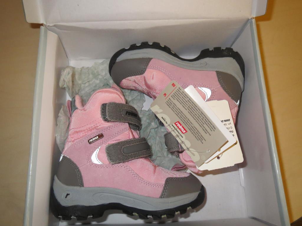 Reima новые сапоги д/д р 24. Обувь