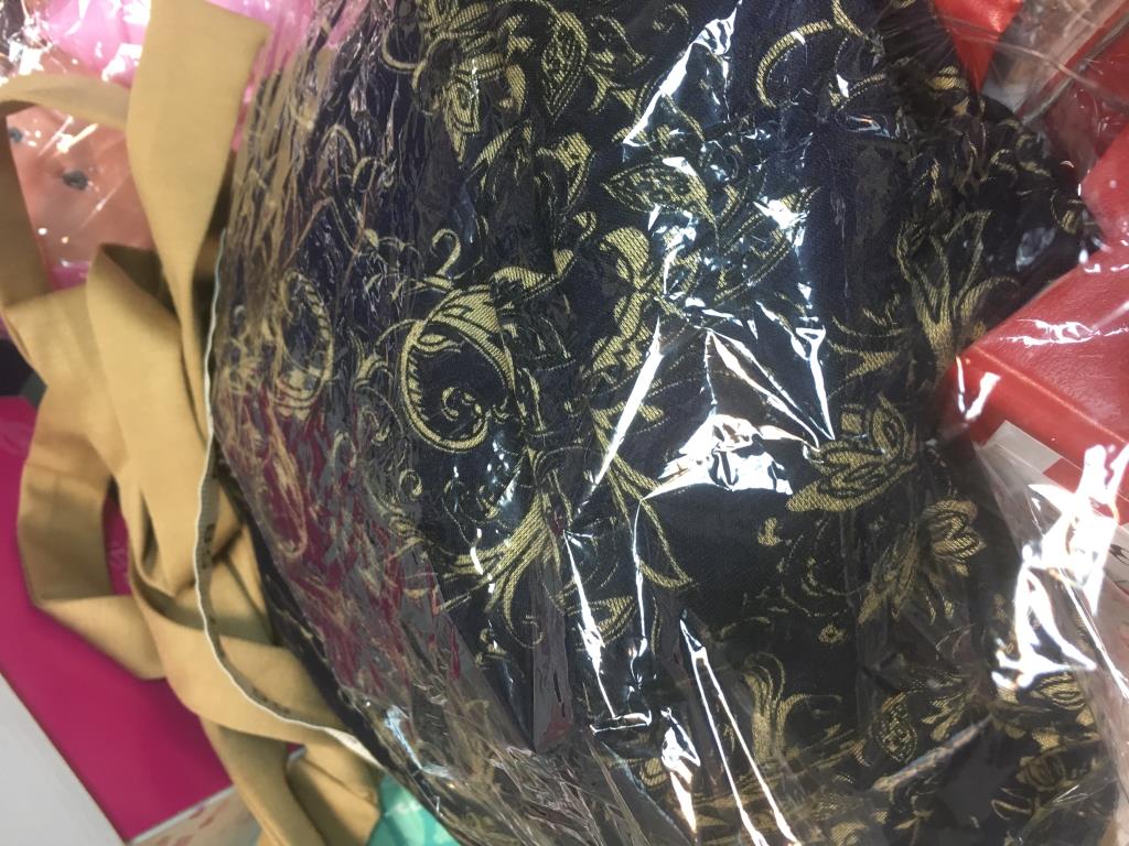 Продаю женское НОВОЕ-ЛЮБАЯ ВЕЩЬ со скидкой отдам