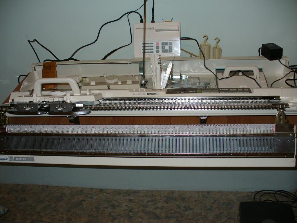 ПРОДАЮ  Электронную вяз. машину Бразер КН940/850  Производства  Японии