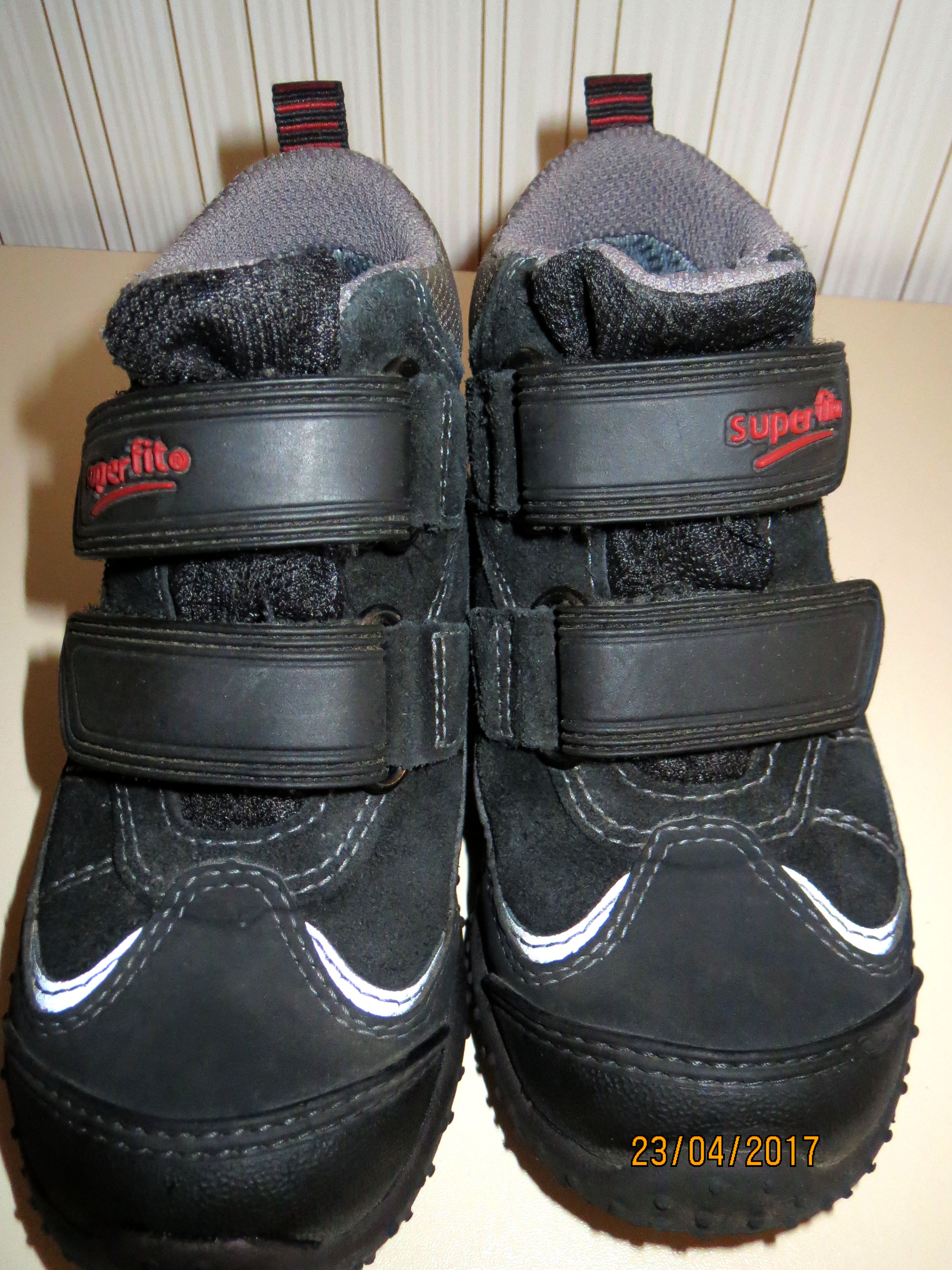 Superfit  кроссовки д/м  р. 25 высокие . Обувь