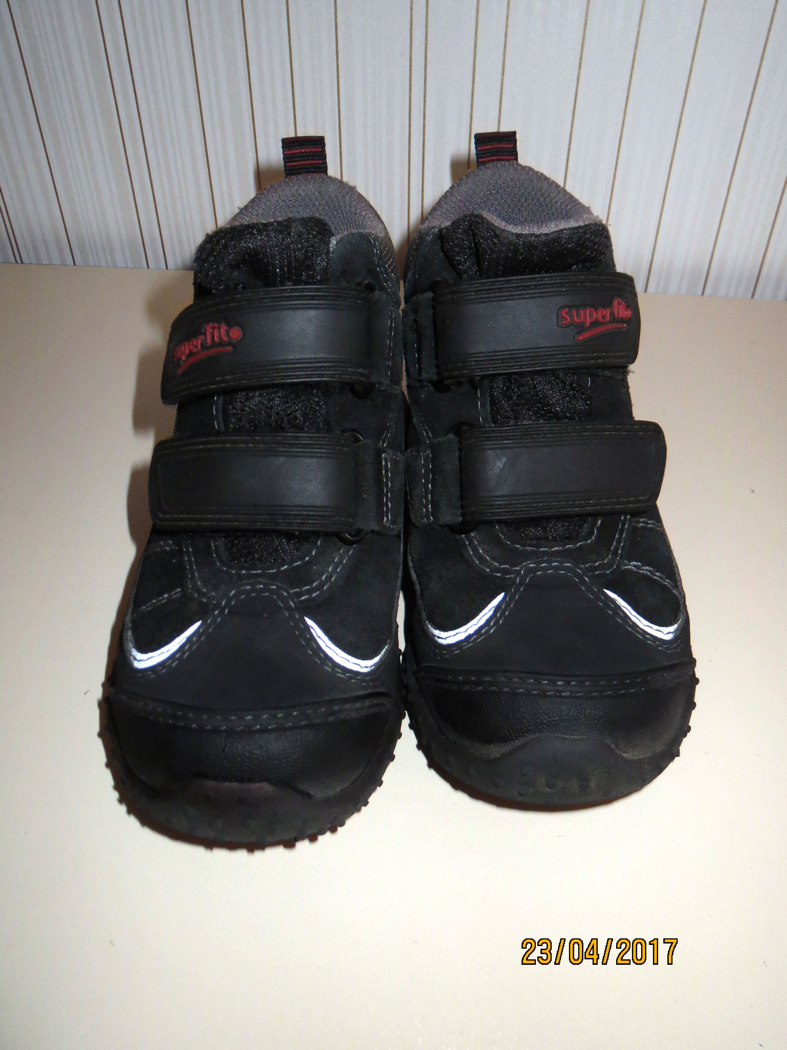 Superfit  кроссовки д/м  р. 25 высокие . Обувь