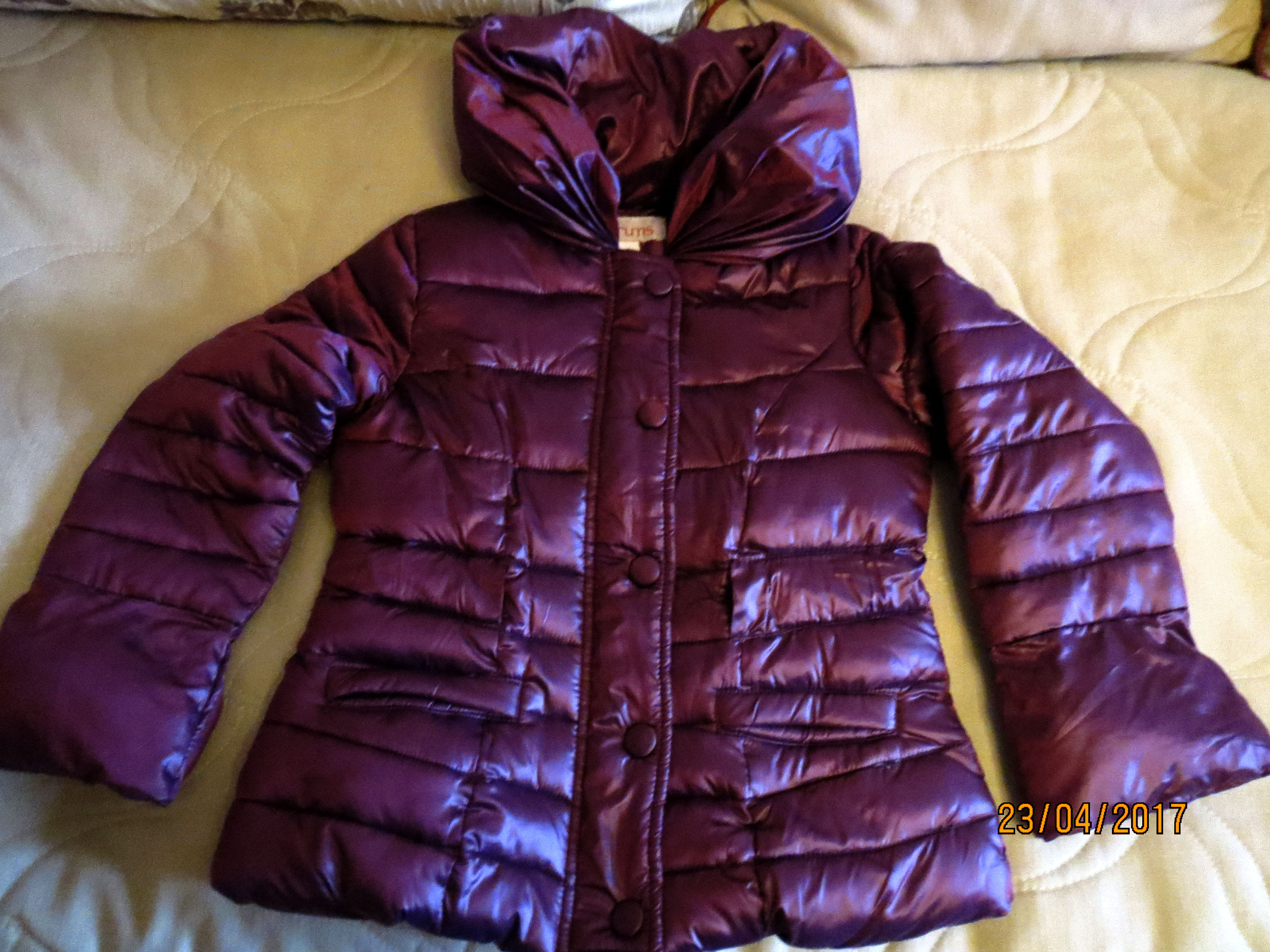 Куркт Brums  6 лет ,. Верхняя одежда продажа 