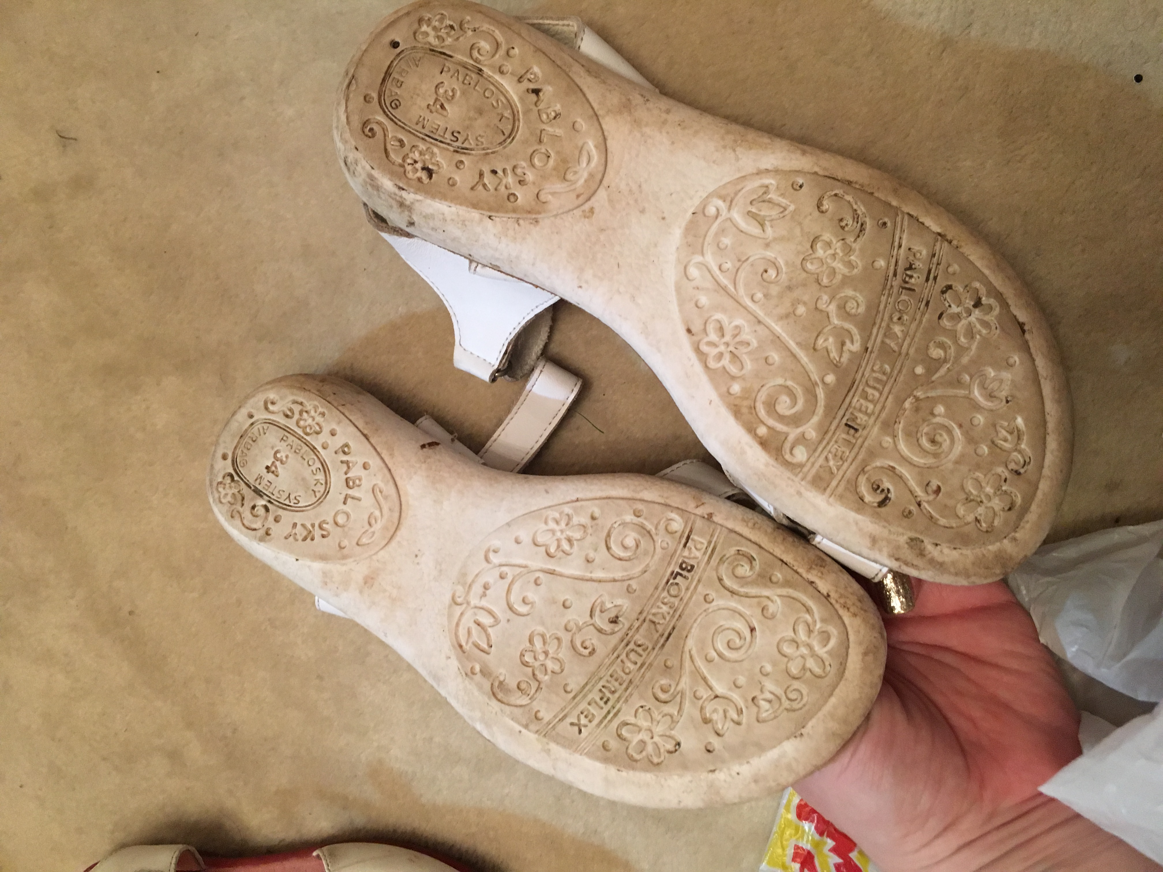 продам для девочки б/у мало совсем