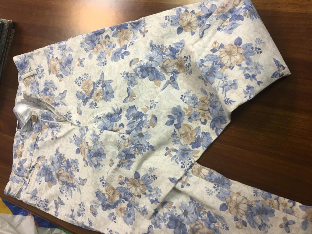 продам для девочки б/у мало совсем