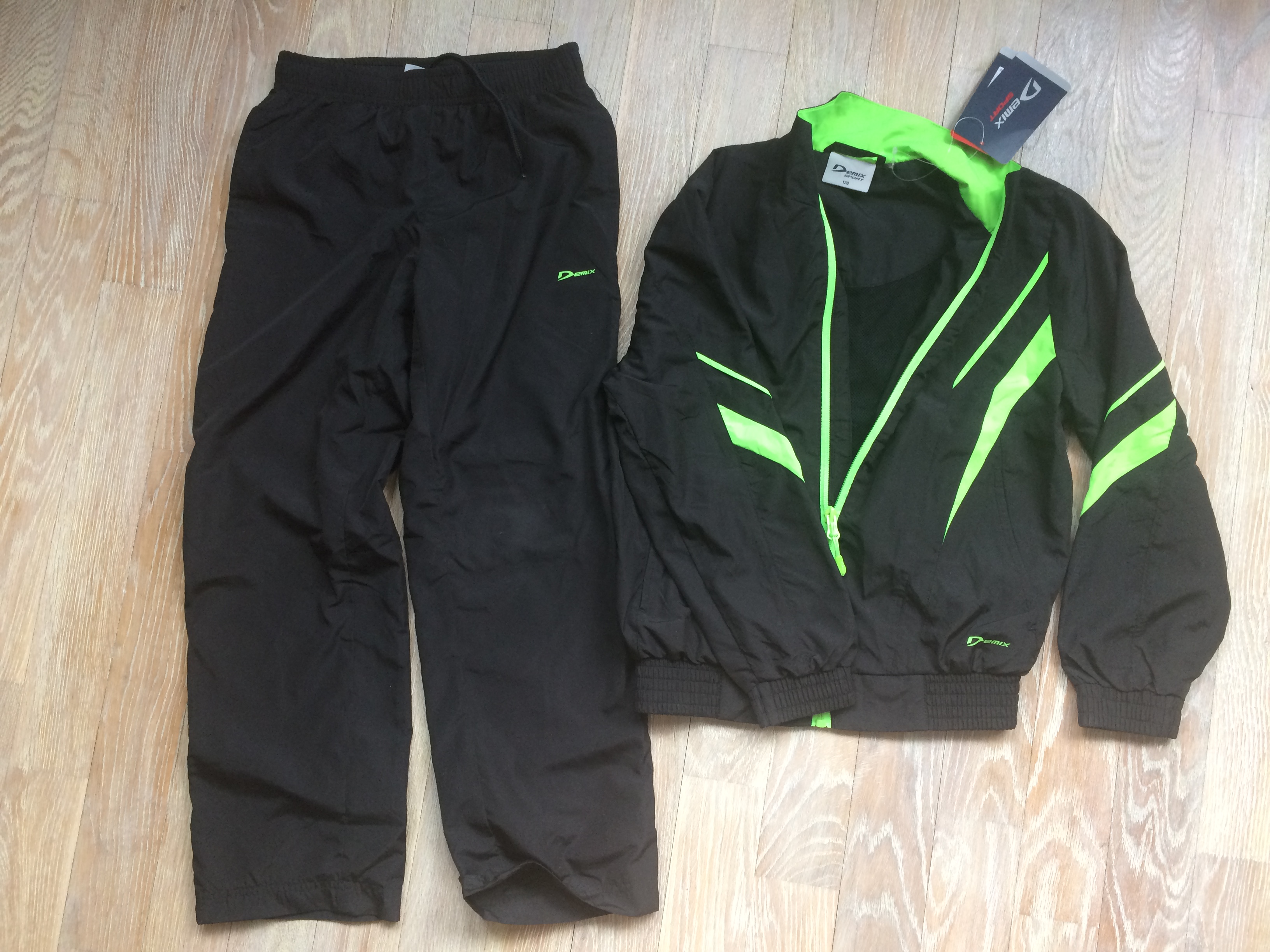 новый спортивный костюм Demix, р128, 1000р. я-Продано