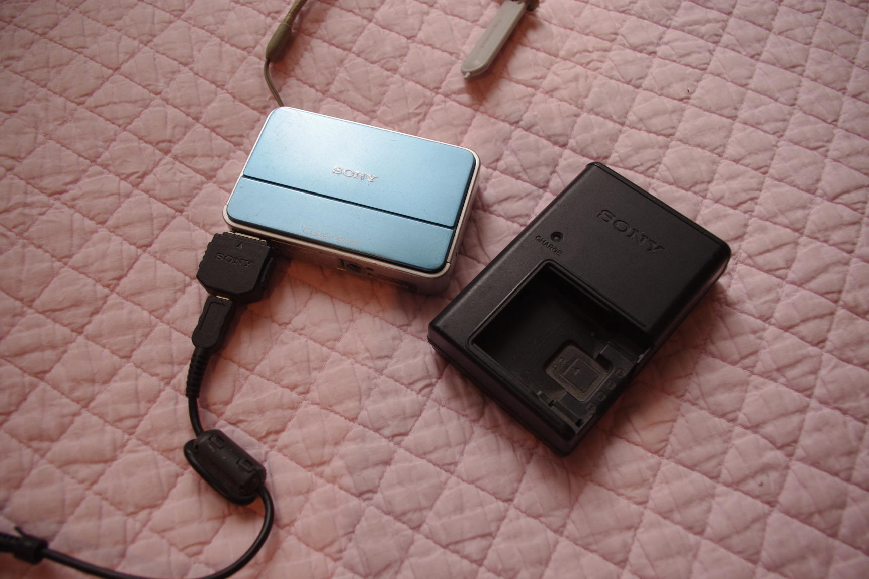 фотоаппарат Сони-1500. ЗАБРАЛИ