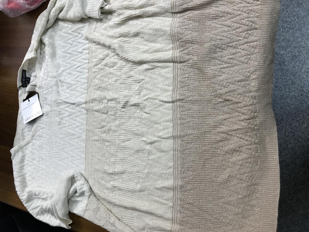 Продаю женское НОВОЕ-ЛЮБАЯ ВЕЩЬ со скидкой отдам