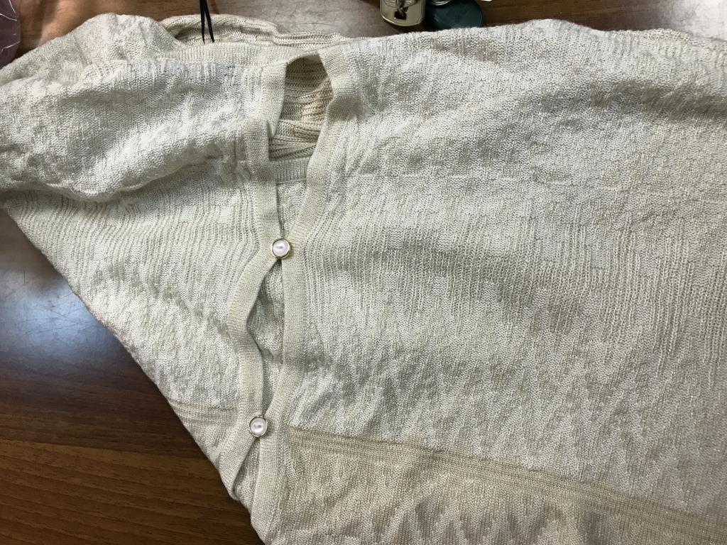 Продаю женское НОВОЕ-ЛЮБАЯ ВЕЩЬ со скидкой отдам