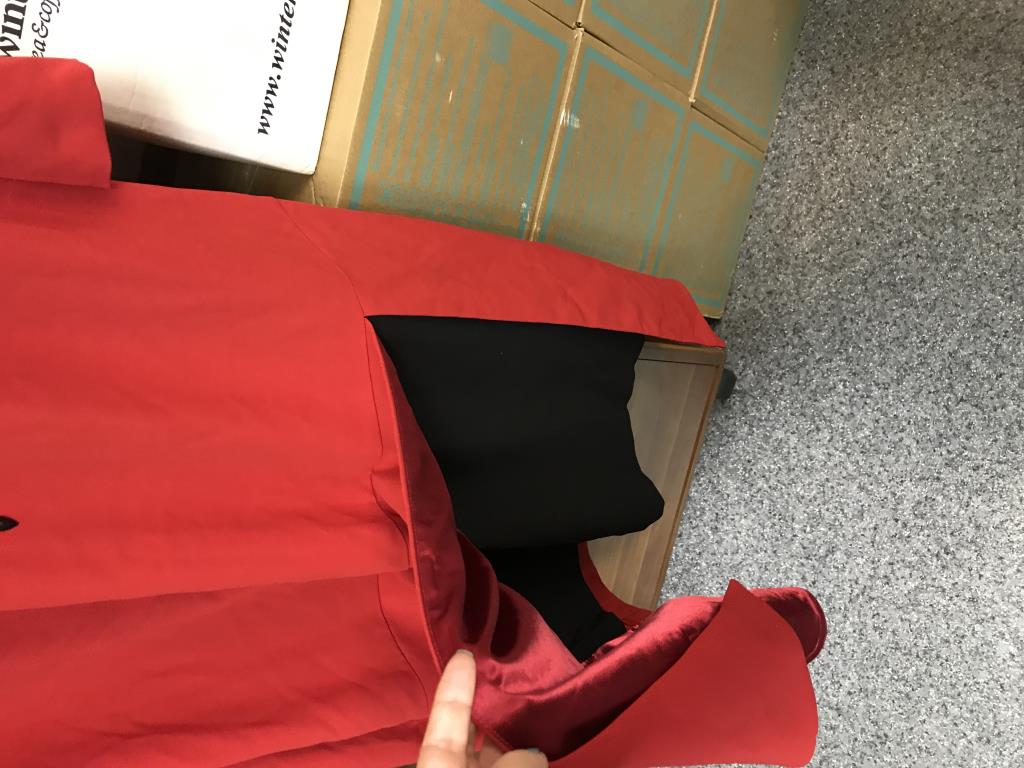 Продаю женское НОВОЕ-ЛЮБАЯ ВЕЩЬ со скидкой отдам