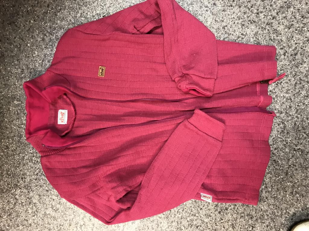 продам для девочки б/у мало совсем