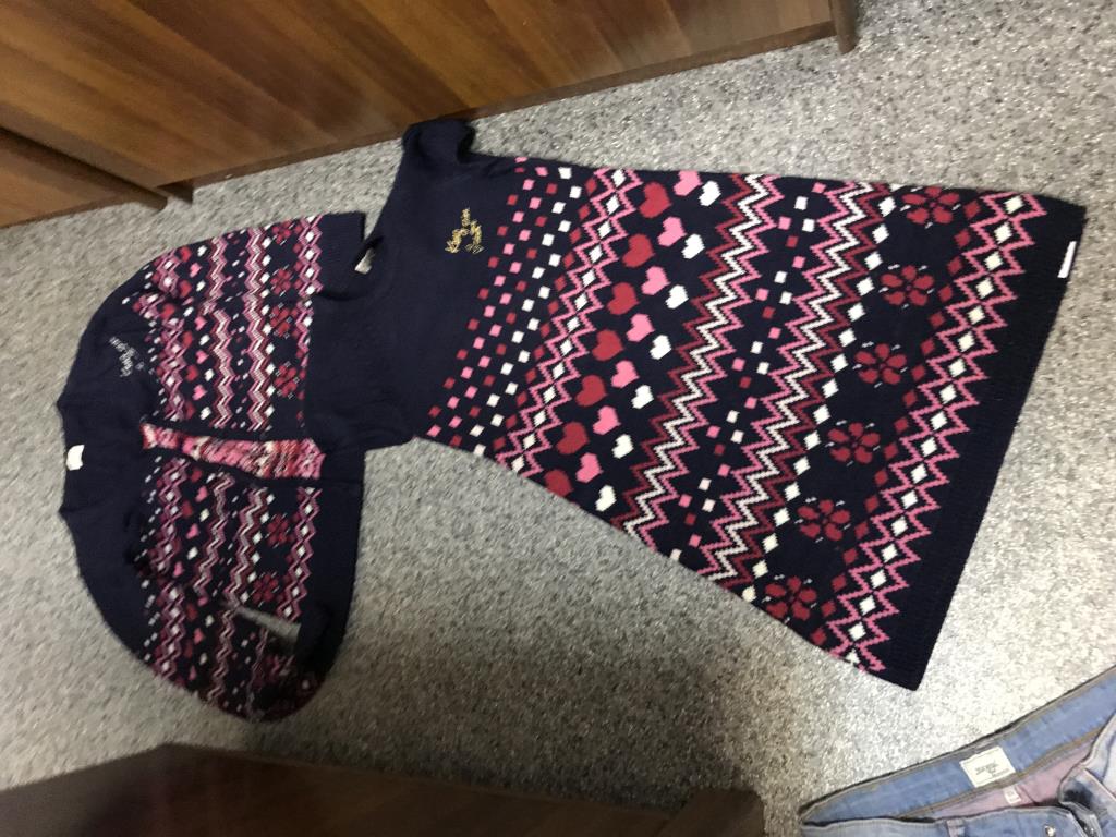 продам для девочки б/у мало совсем