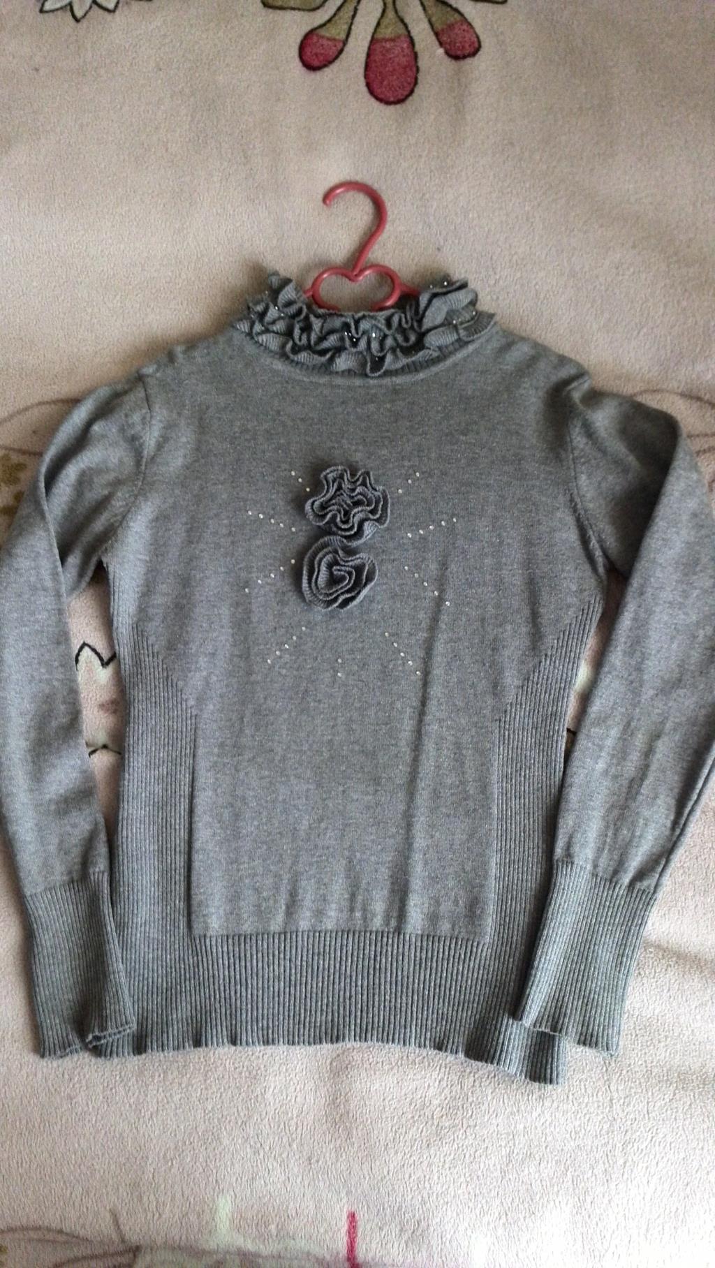 Серая водолазка разм.146. 400 руб.. 146