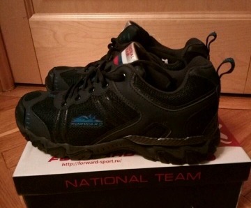 кроссовки р.42(41) новые. Обувь