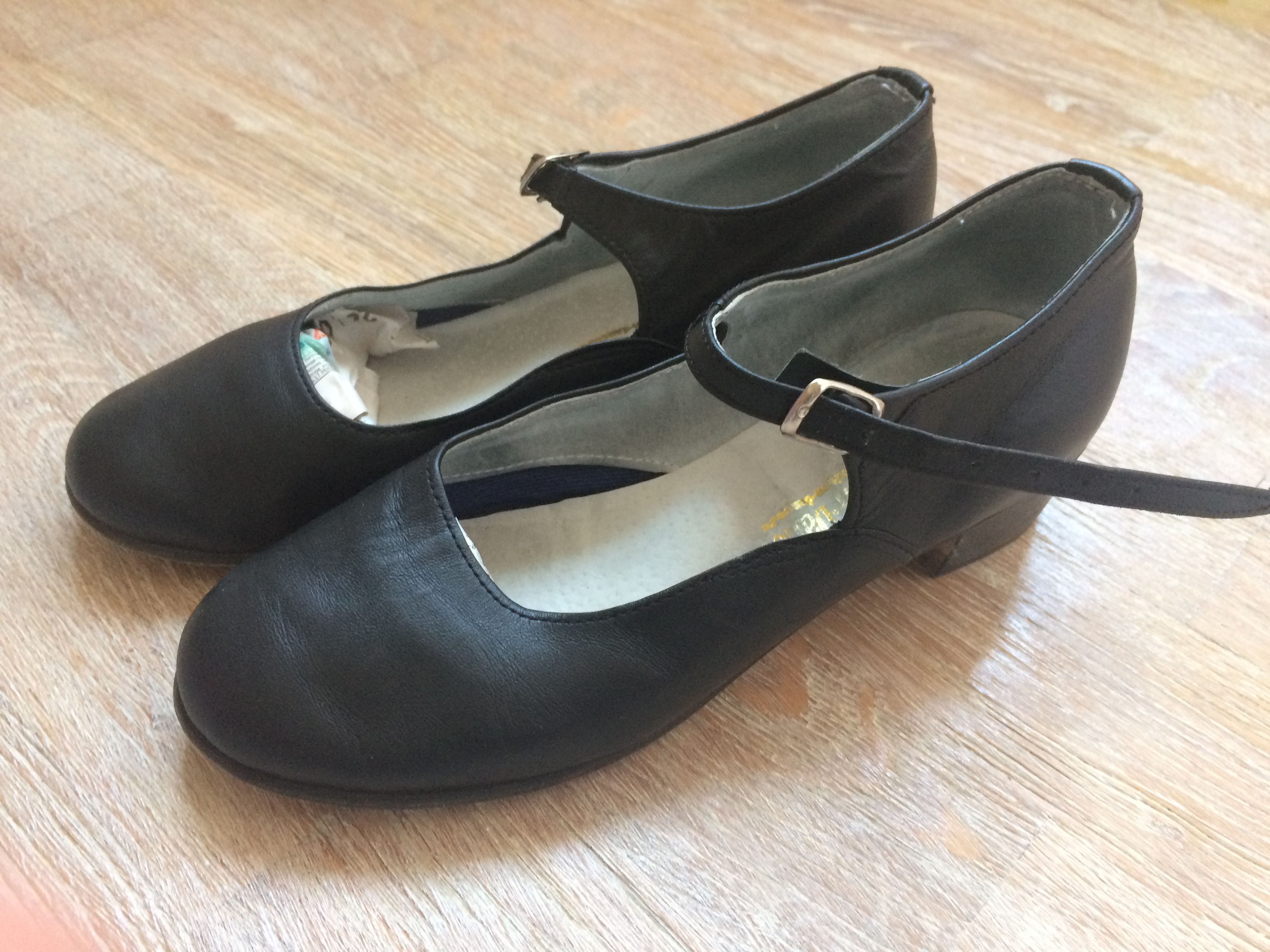 туфли для танцев, р34, экв1800 (покупали за 2500). я-Продано