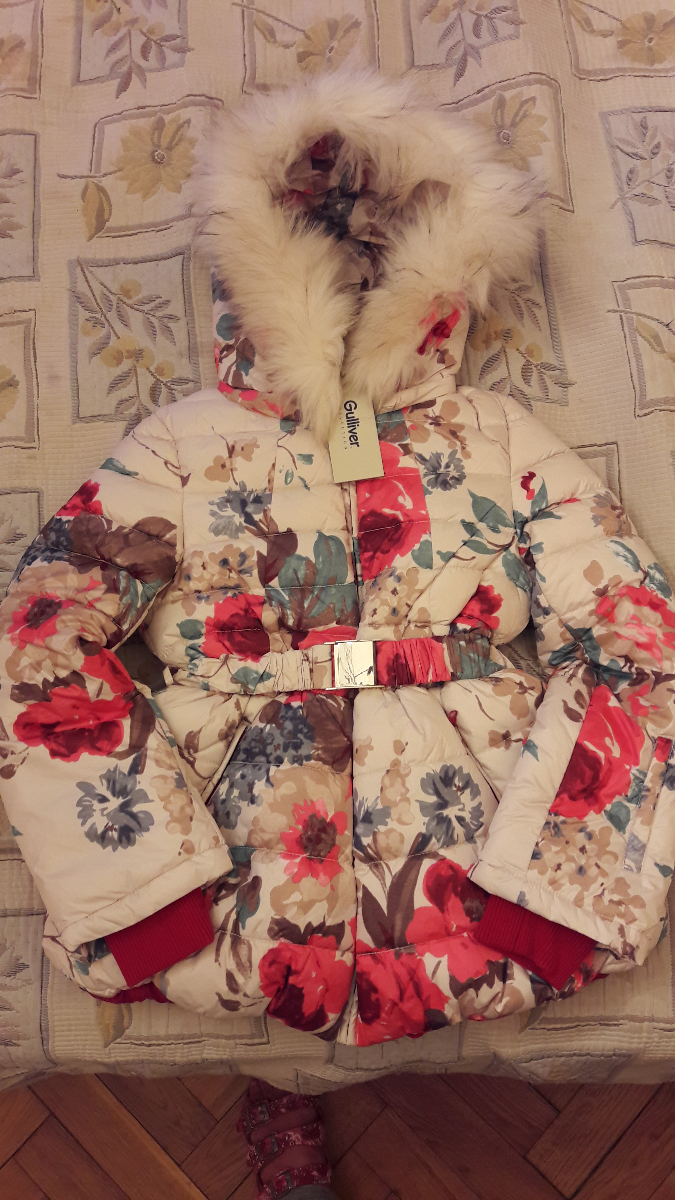 Куртка зимняя с натуральным мехом рост 152. Пристрой одежды