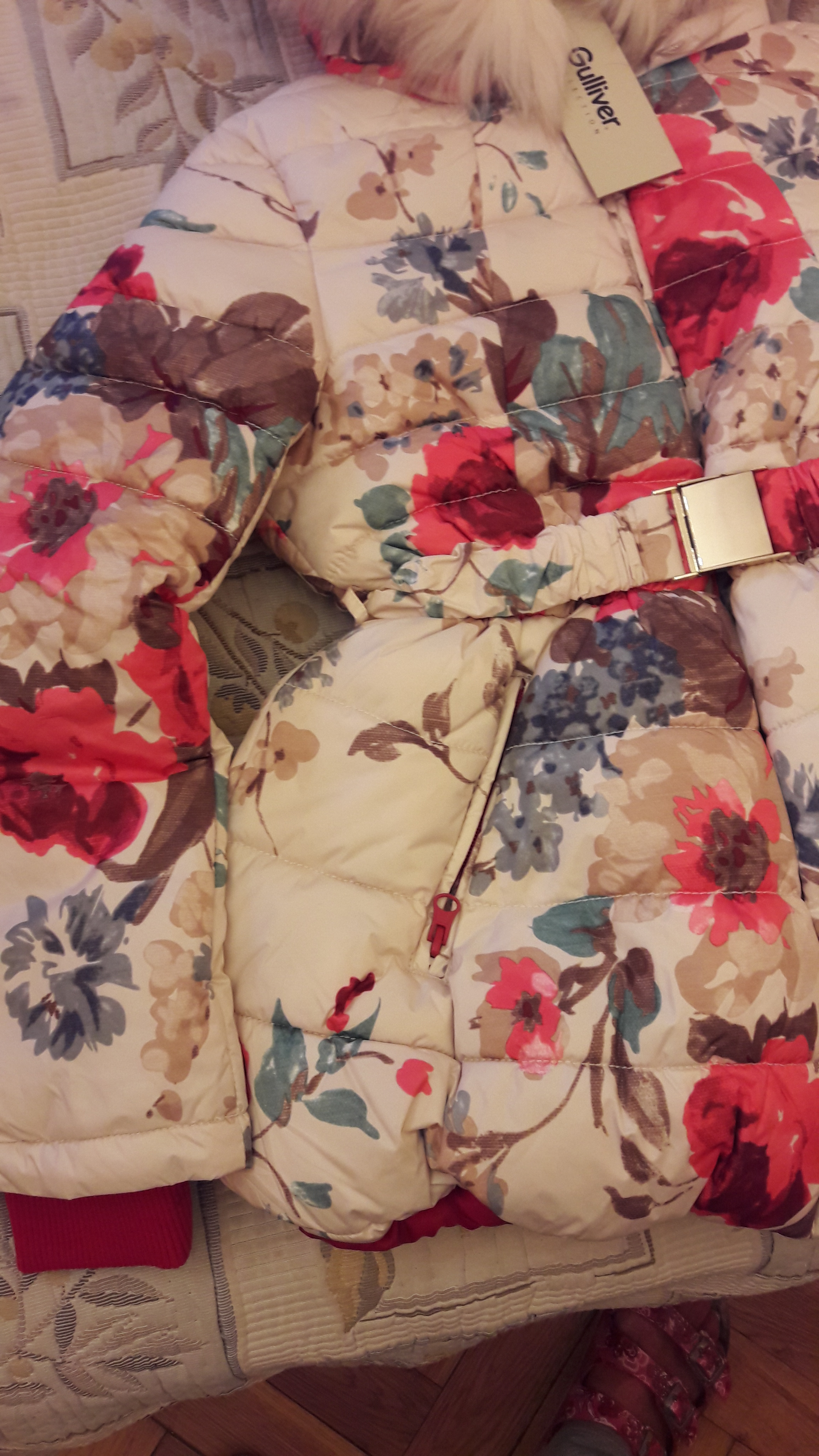 Куртка зимняя с натуральным мехом рост 152. Пристрой одежды