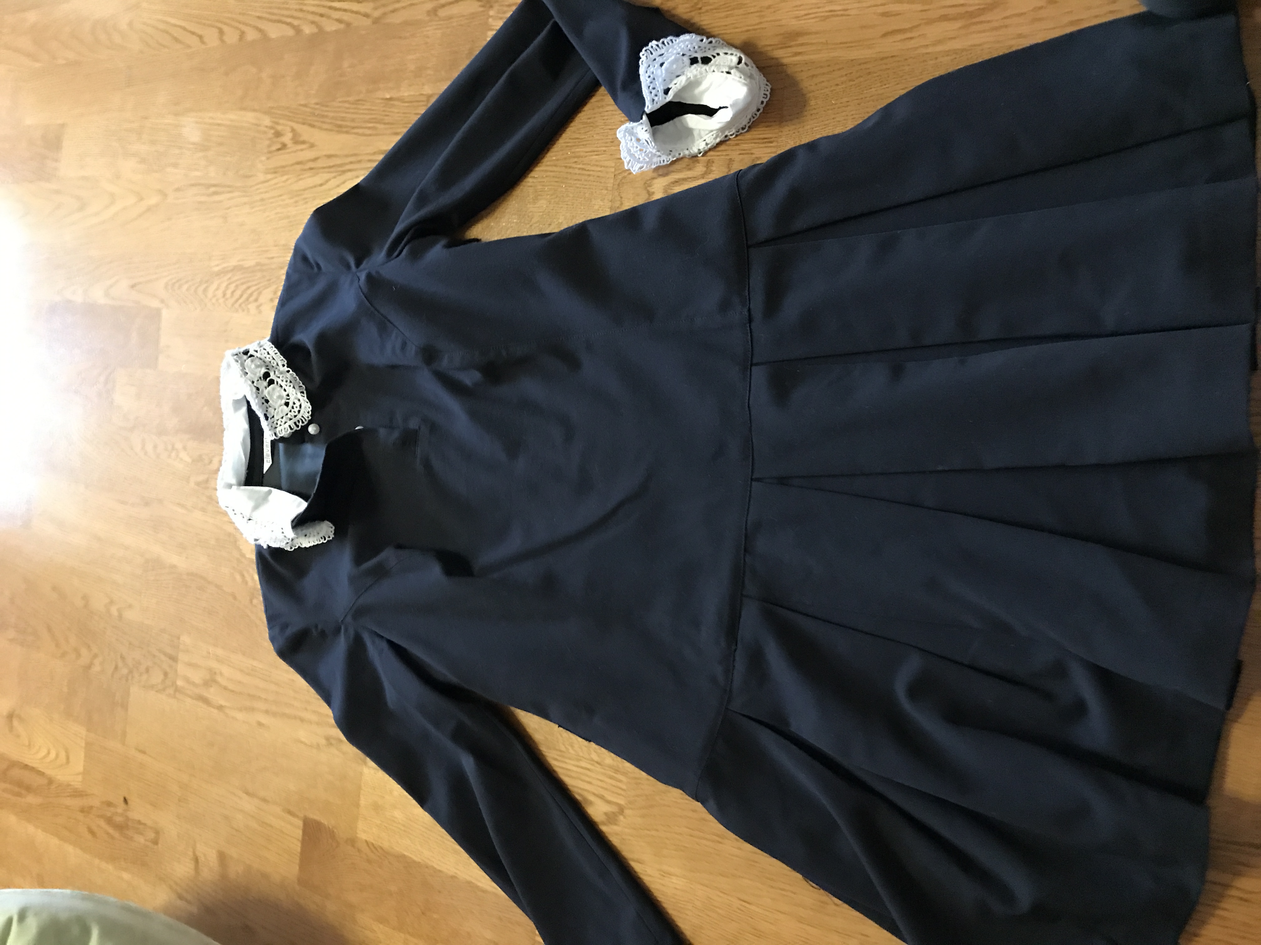 продам для девочки б/у мало совсем