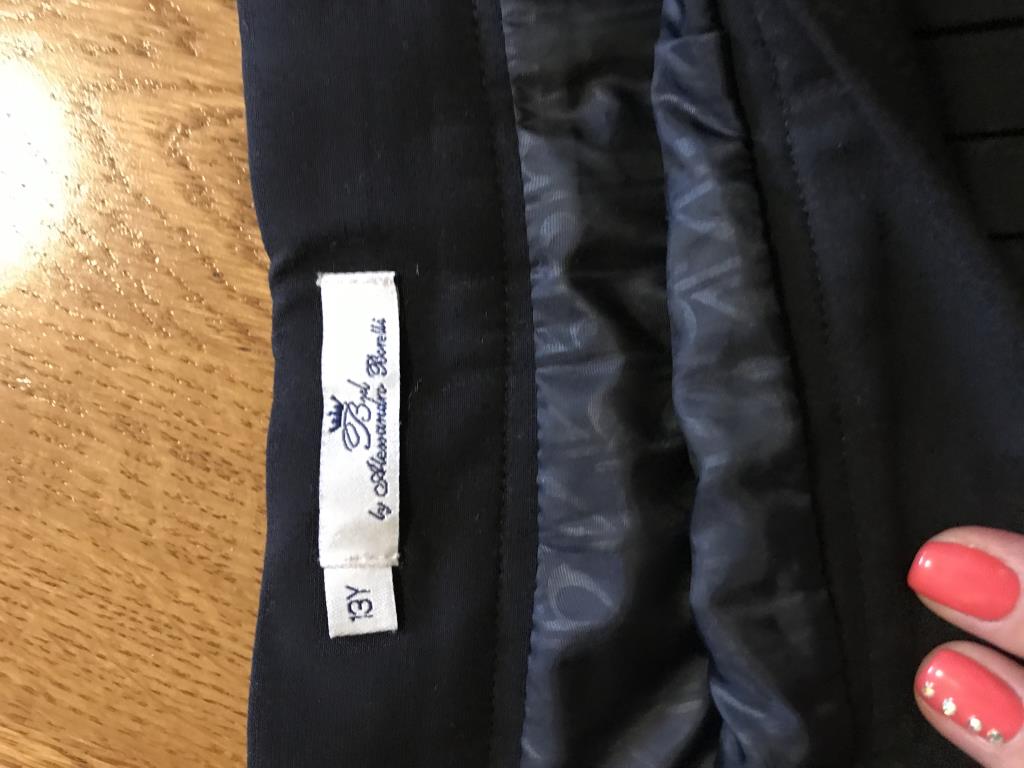 продам для девочки б/у мало совсем