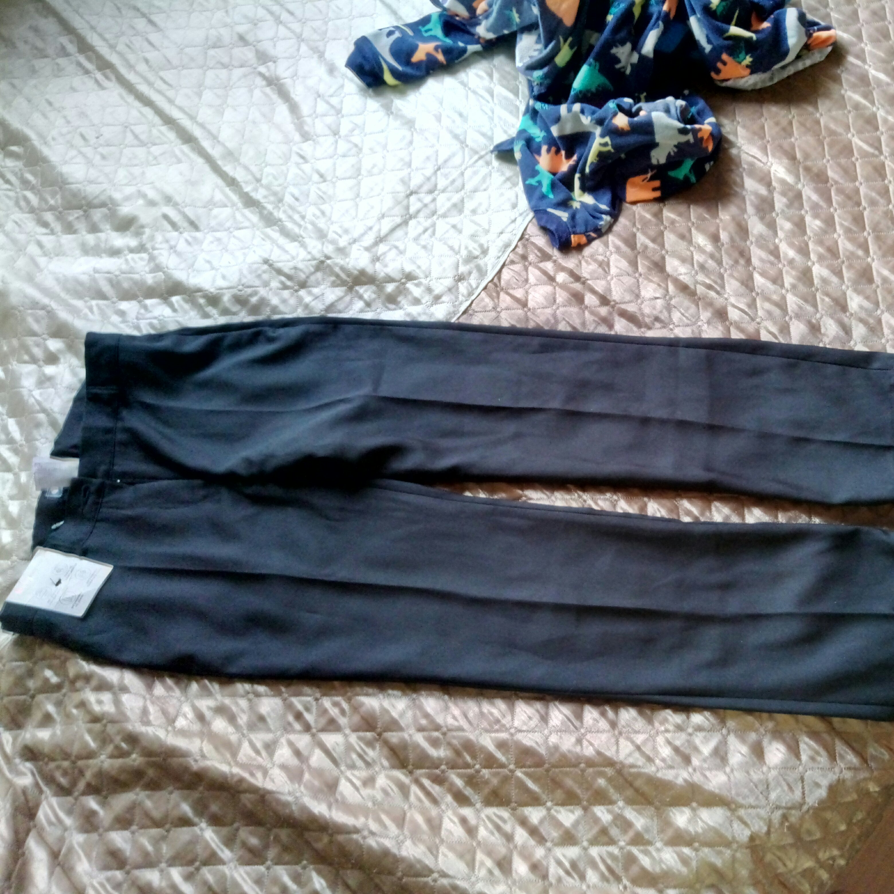 брюки школьные. 152-158 новые. последнее