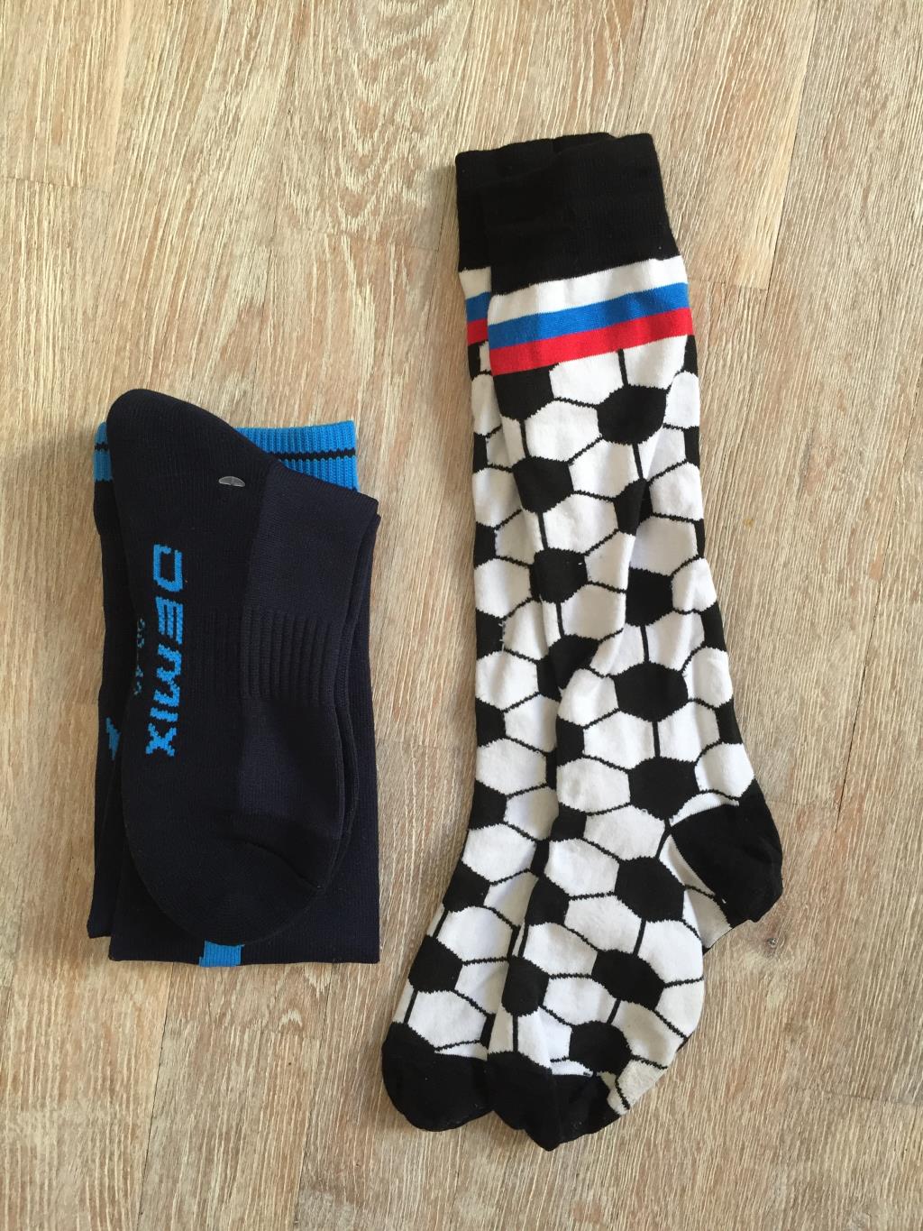 синие новые гетры р39-42, белые р37-41. я-Продано