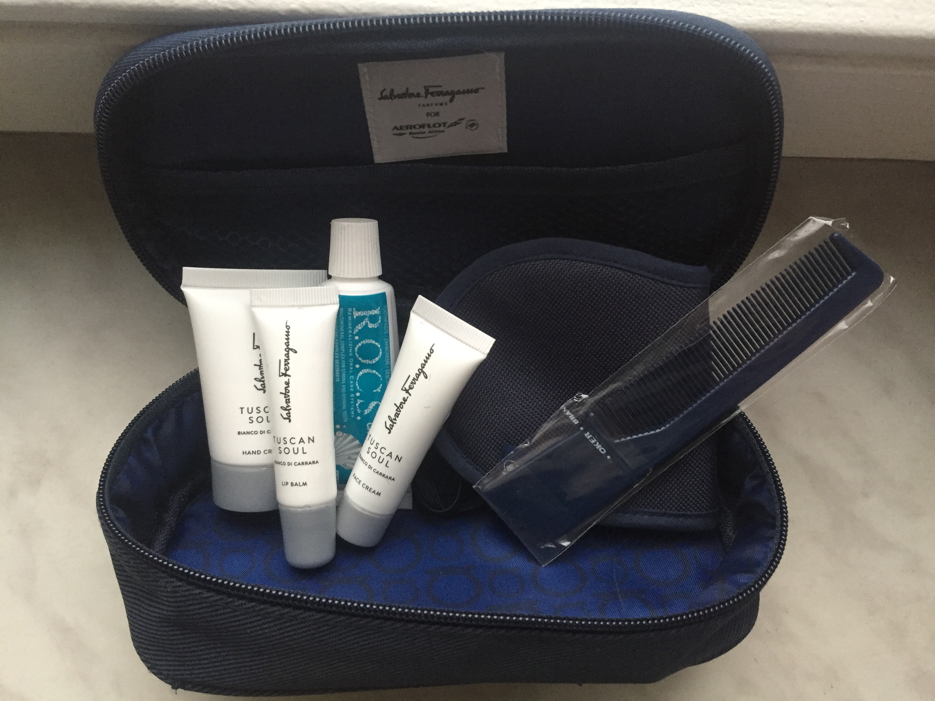 Дорожный набор новый. Косметика, парфюм