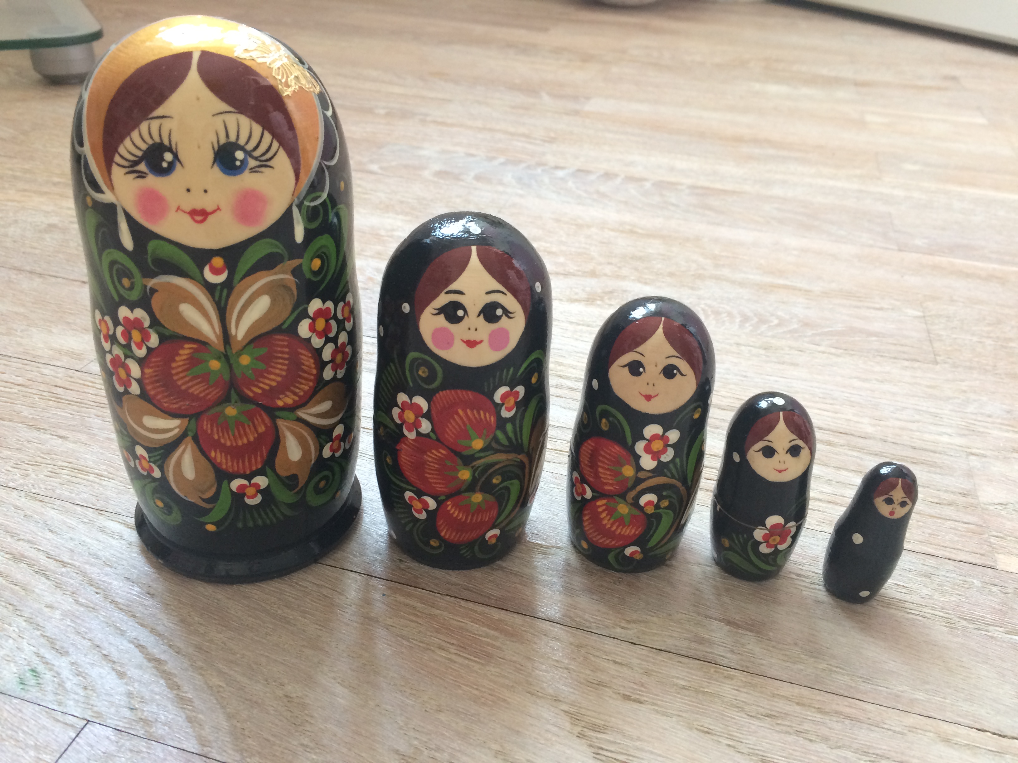 новый набор матрешек, экв 1500. Игрушки, книги НОВЫЕ