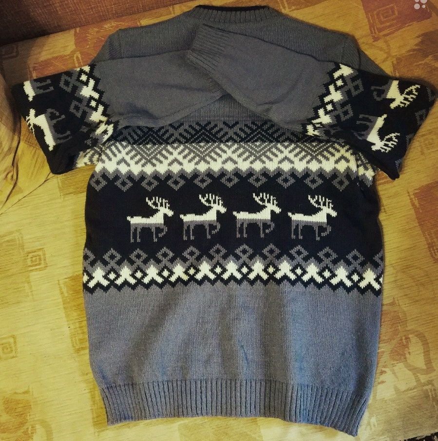 Джемпер с оленями. Одежда детская б/у р.116-164