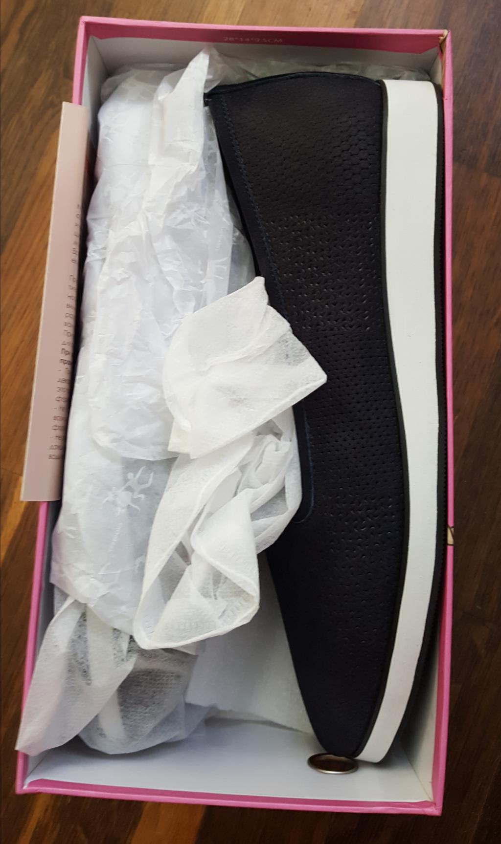 Tervolina. Новые, 40р. Темно-синяя замша. 2000р. Пристрой детского