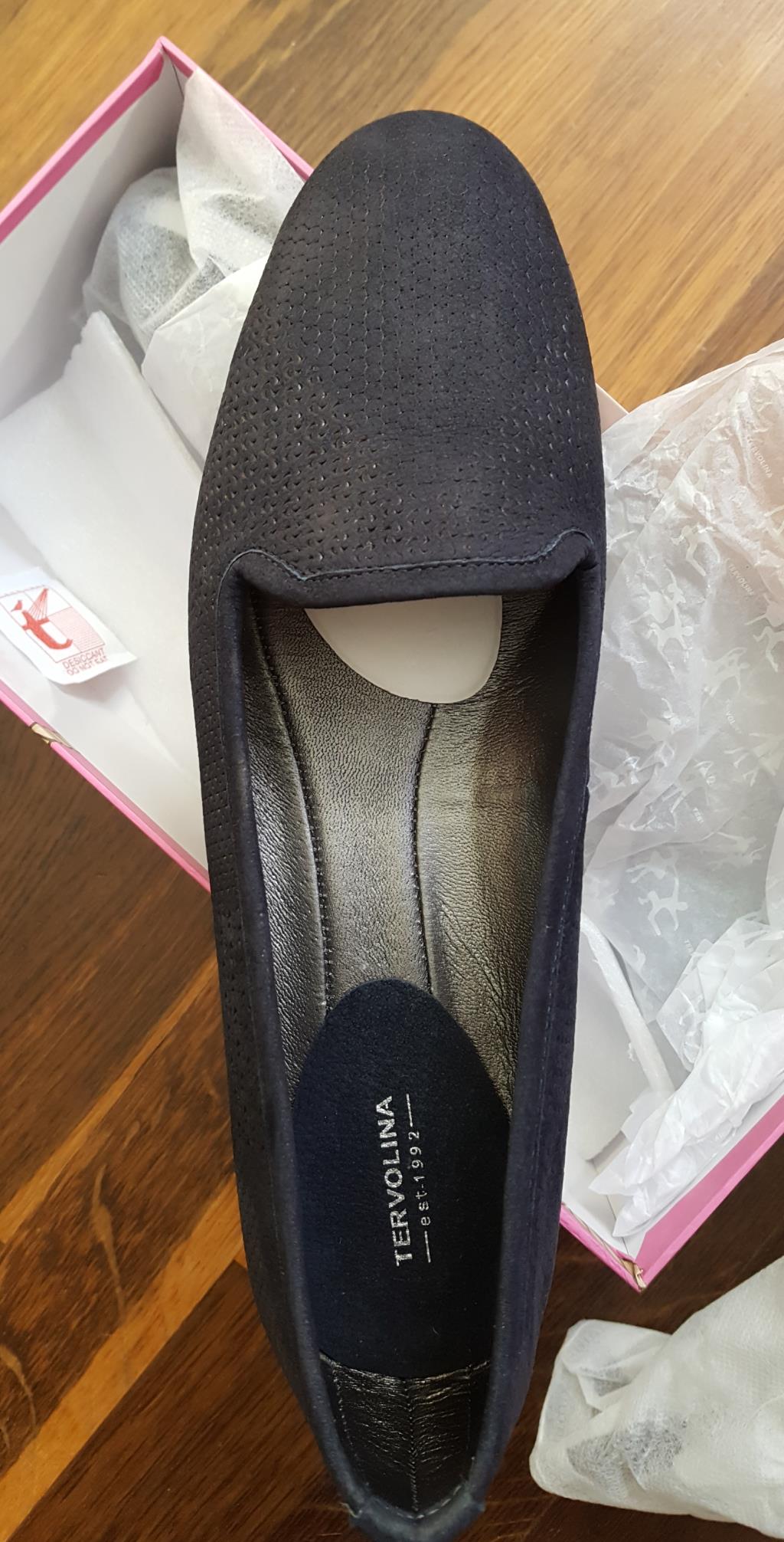 Tervolina. Новые, 40р. Темно-синяя замша. 2000р. Пристрой детского