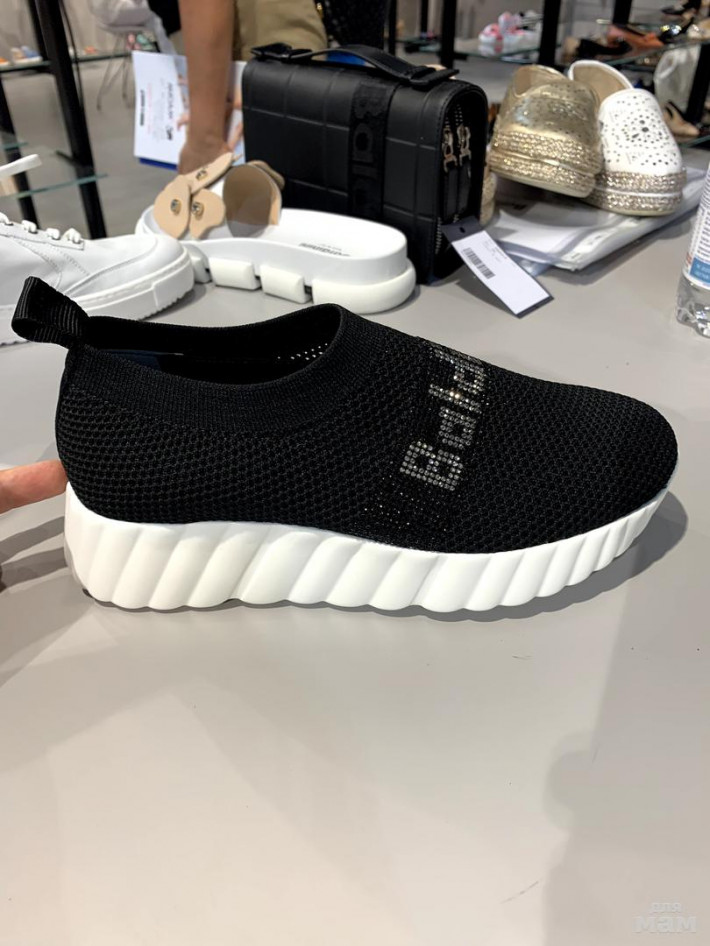 Арт. 099005 EFREE Nero Цена 228 евро. 