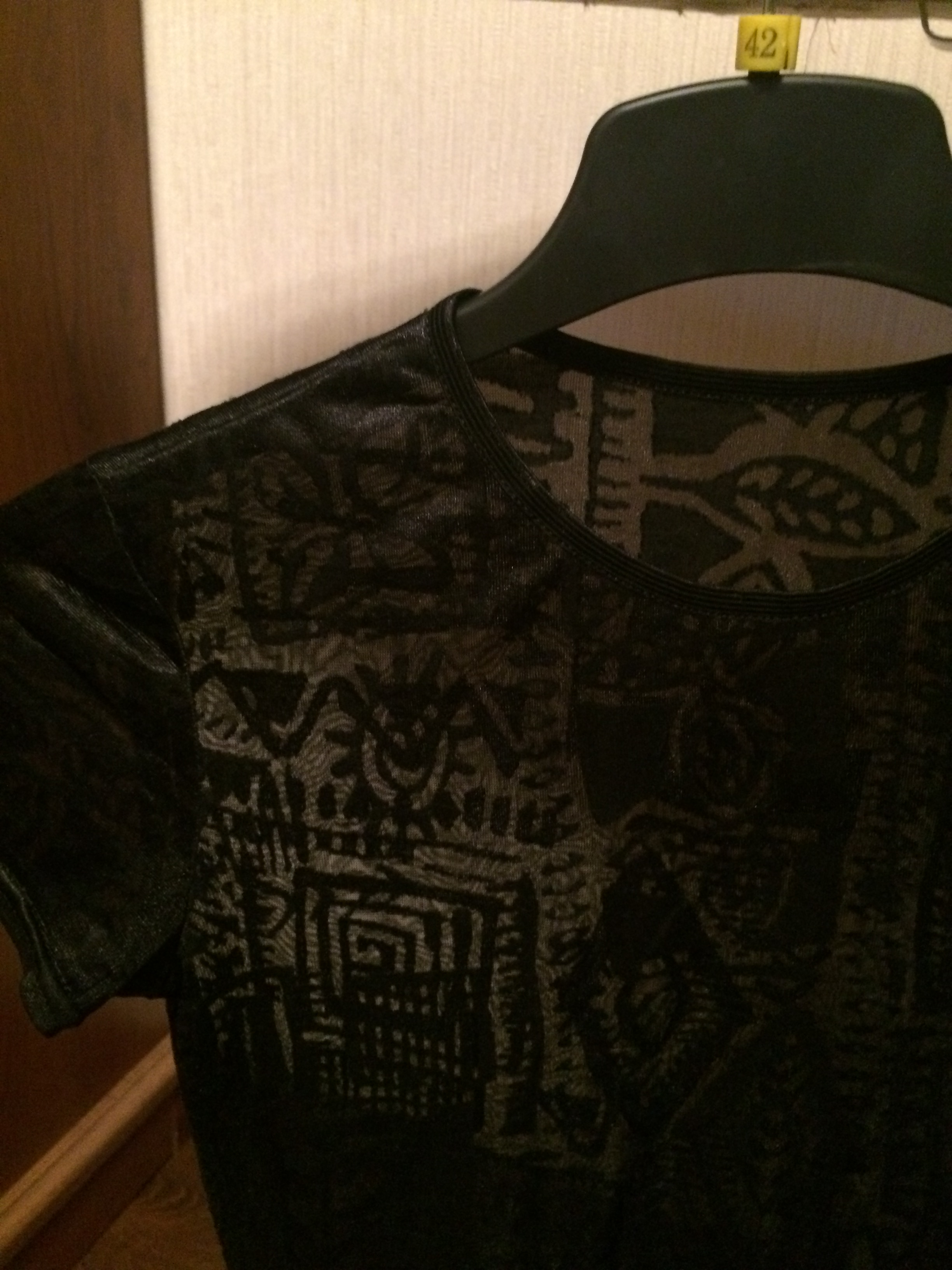 Прозрачная чёрная футболочка, новая, 42 размер.. Женские вещи от 40 до 48 р-ра