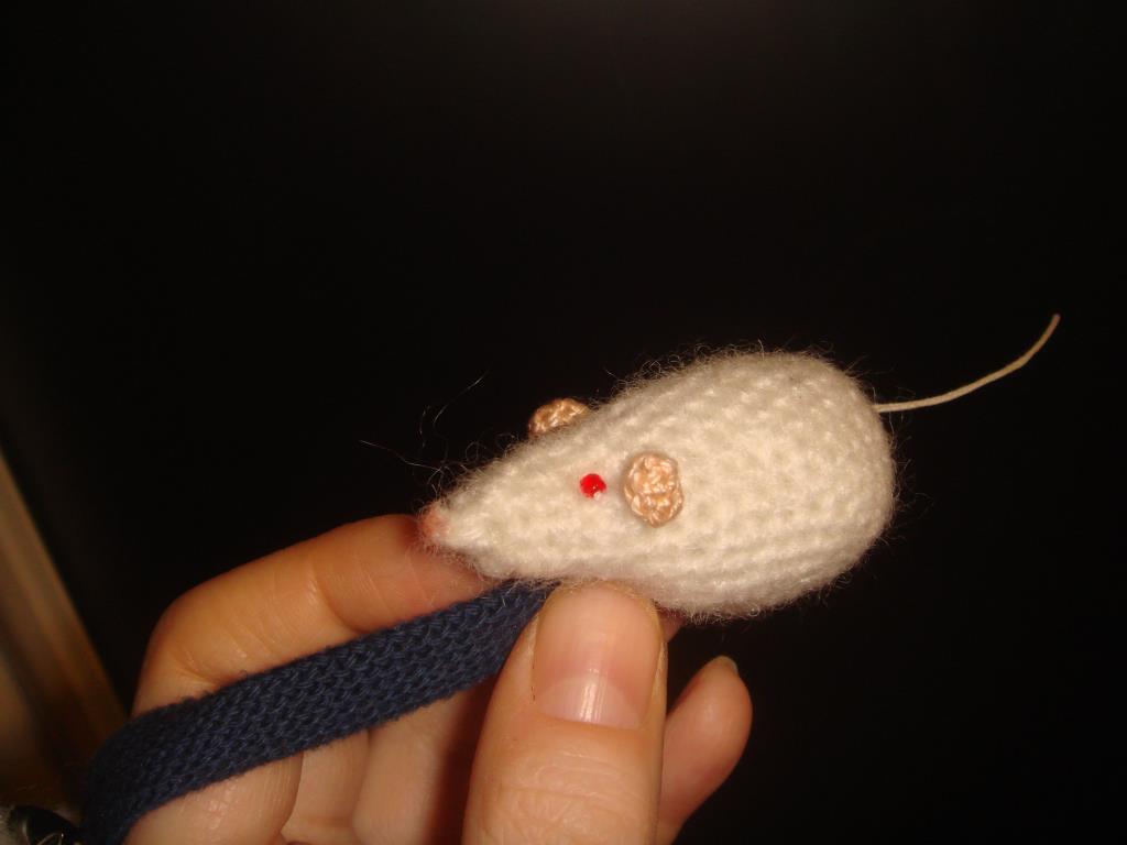 Брошко-мышки. Белые. стоят каждая мышь 300 руб. . Новый год. Подарки