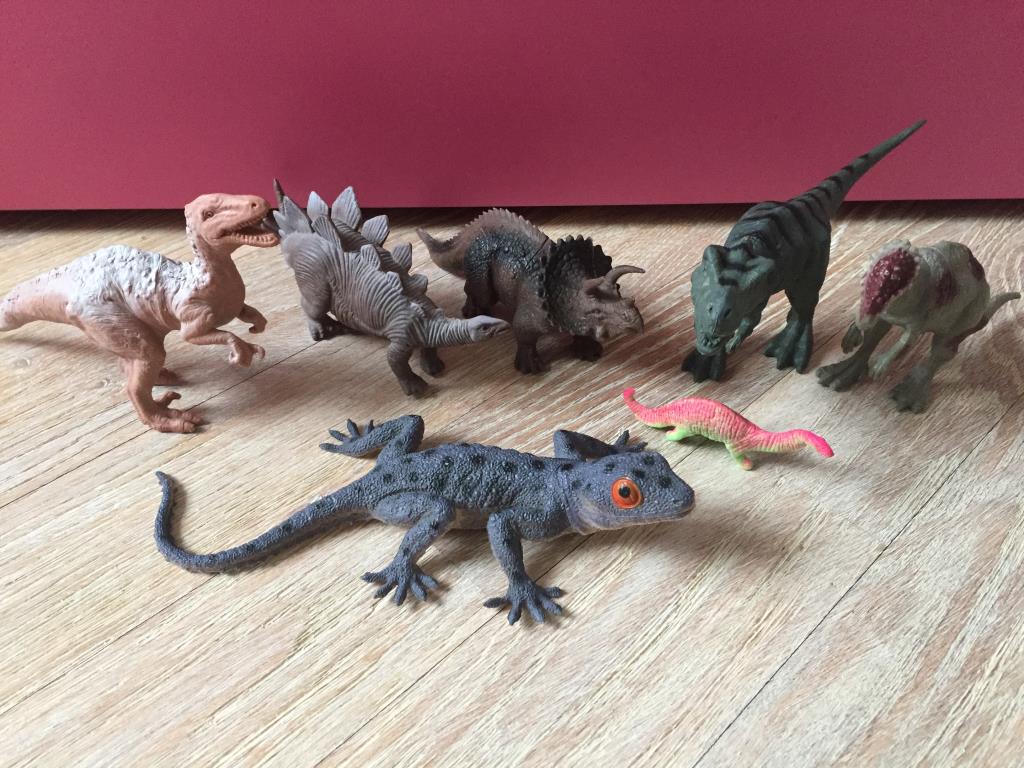 драконы. Игрушки б/у