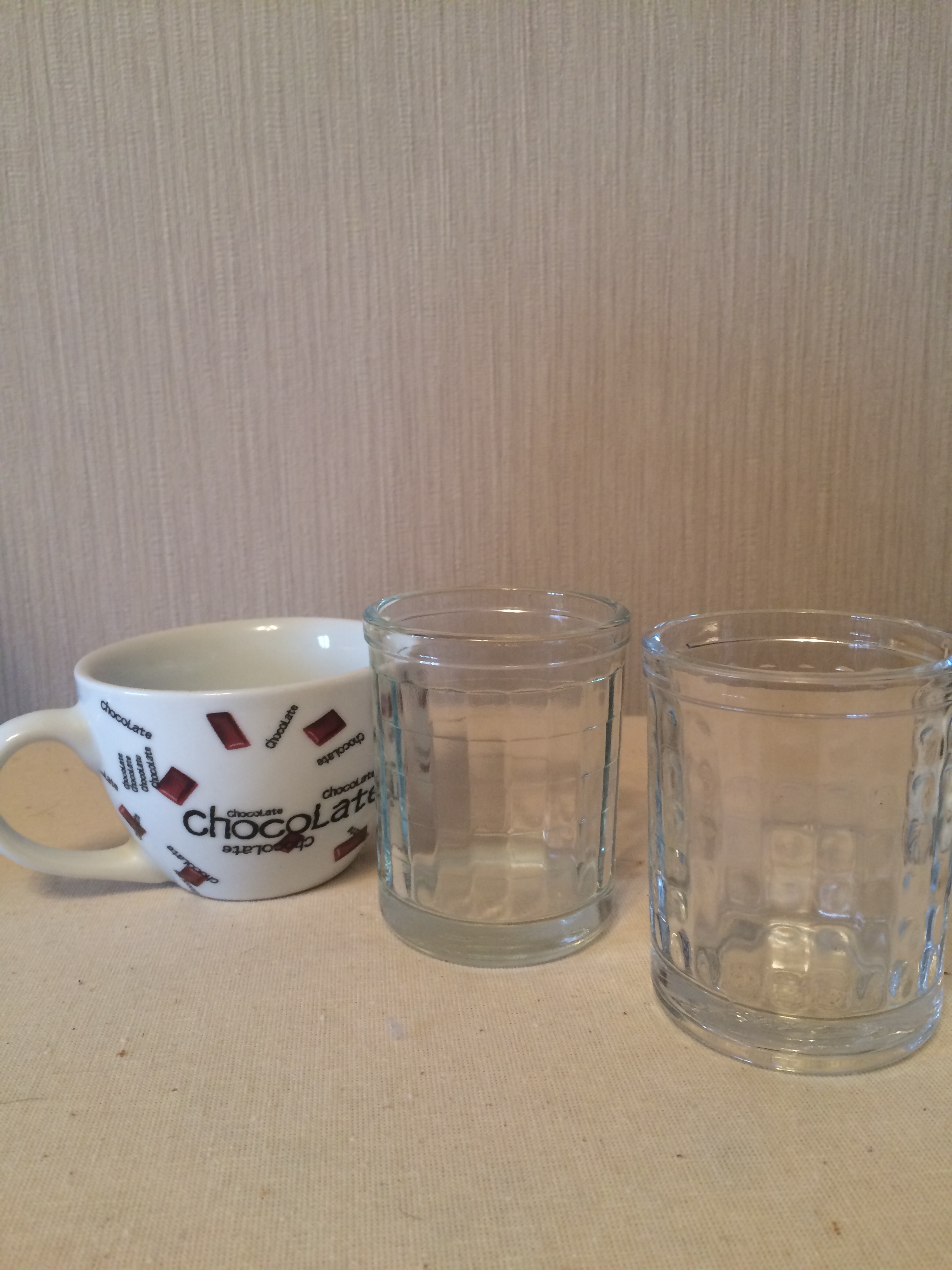 маленькая чашка под кофе и стопарики))). Отдам ЗА мелочь