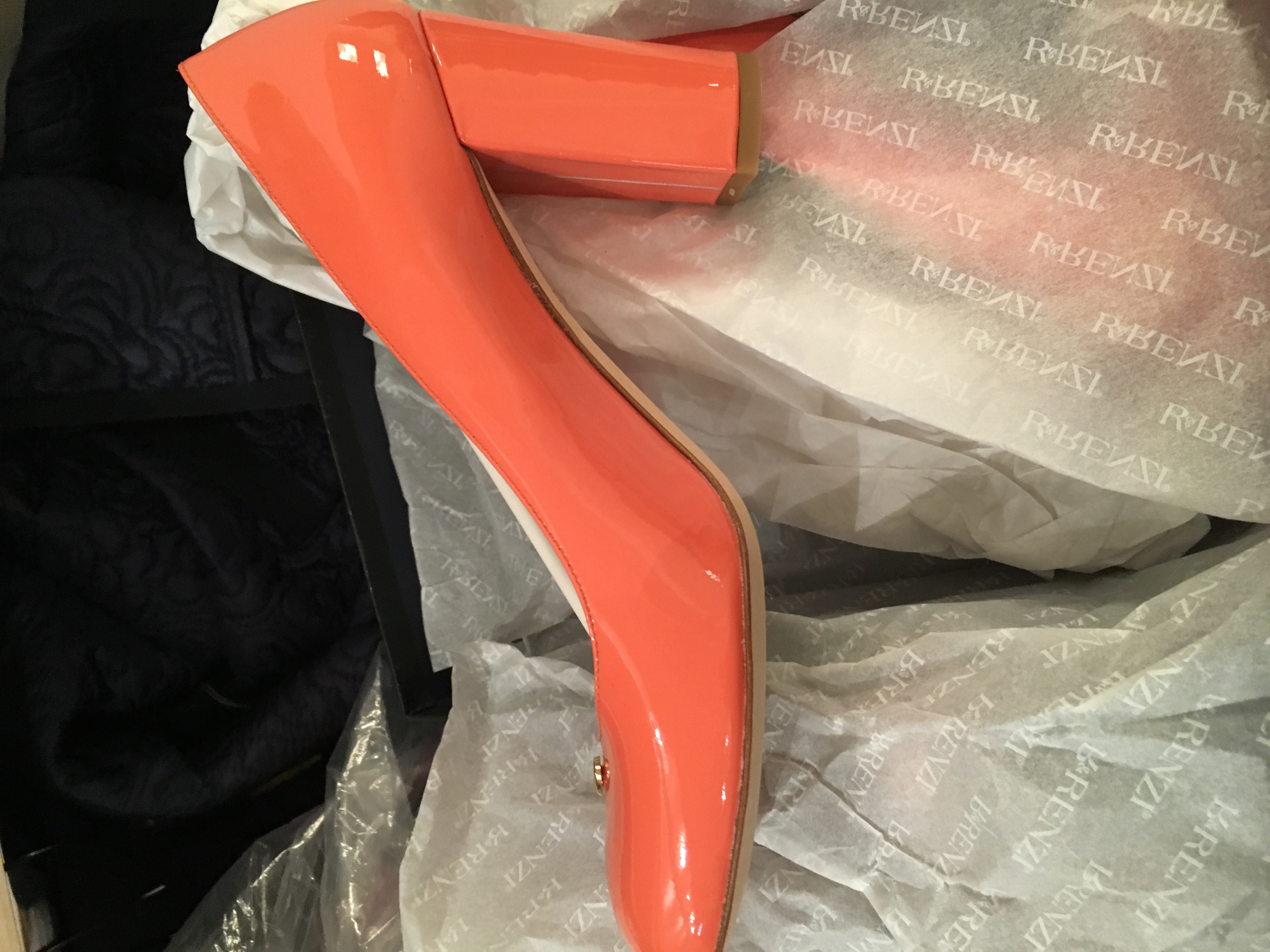 ПРИСТРОЙ взрослой обуви--ТОЛЬКО НОВОЕ