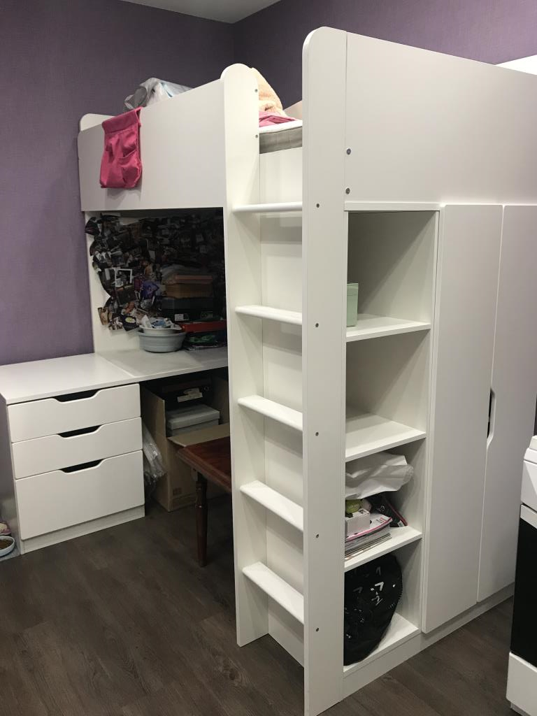 Кровать-чердак с рабочим столом и шкафом. 